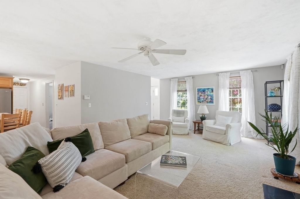 4 Kimba Ln
