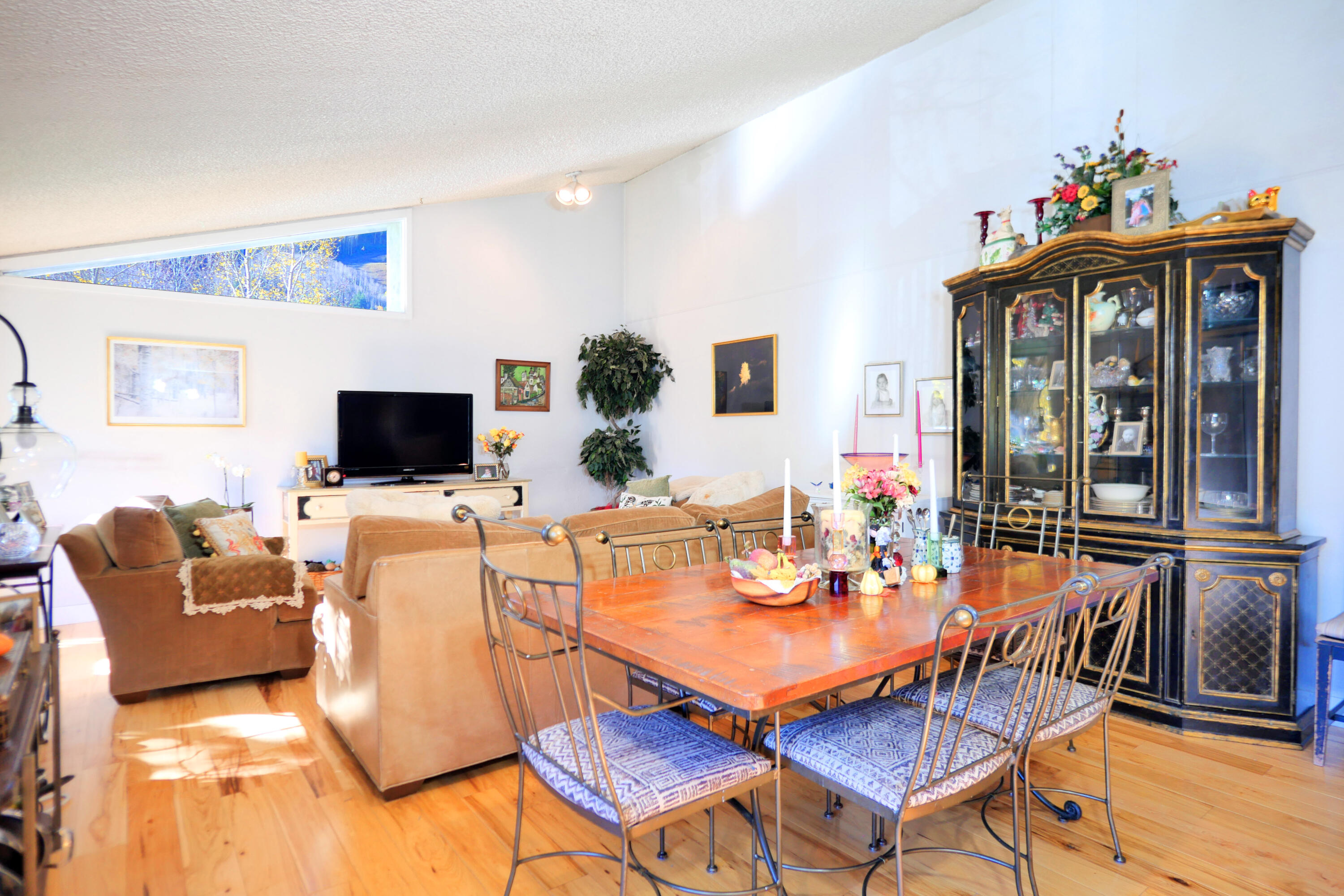 619 W Columbia Avenue, A130 130/131