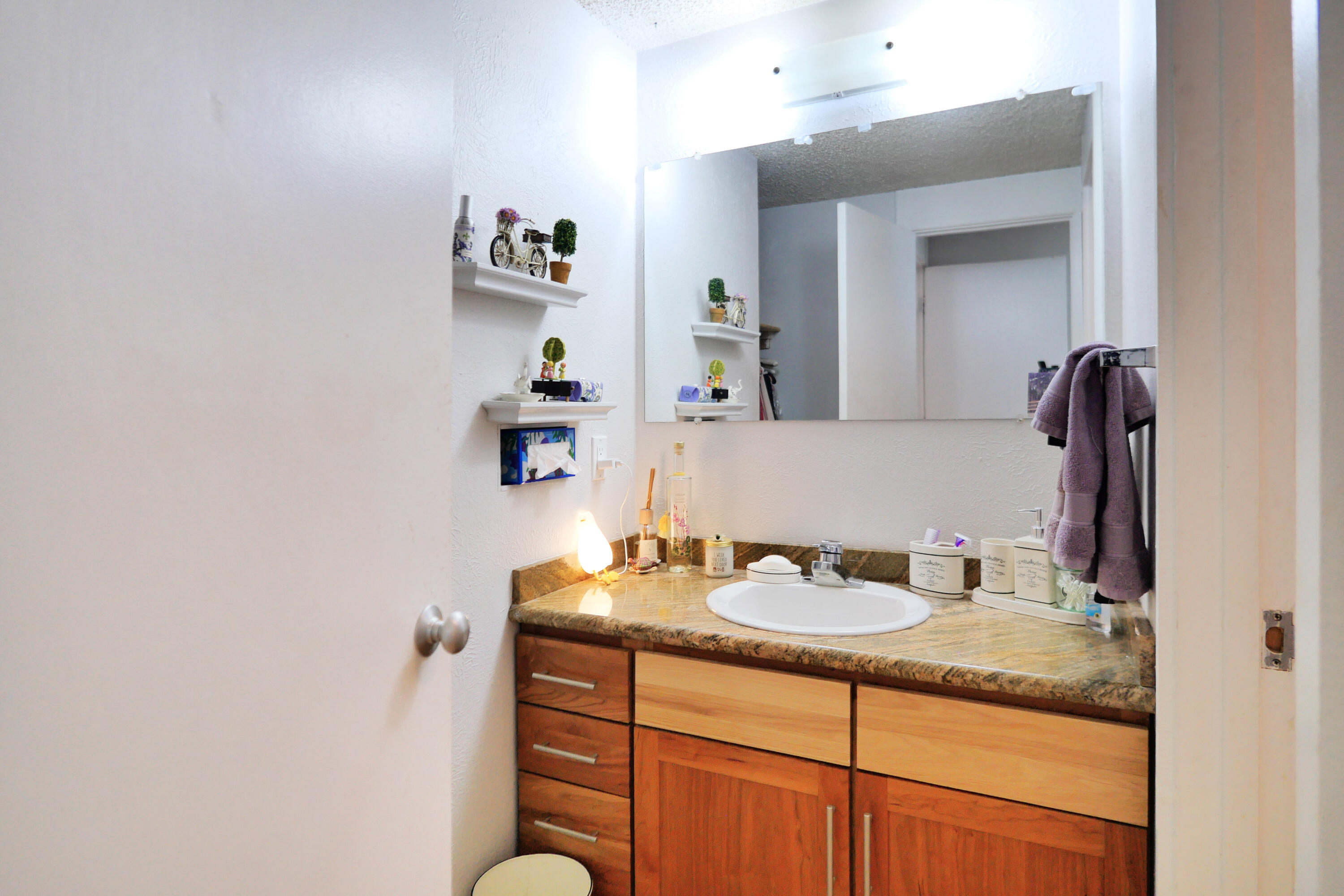 619 W Columbia Avenue, A130 130/131