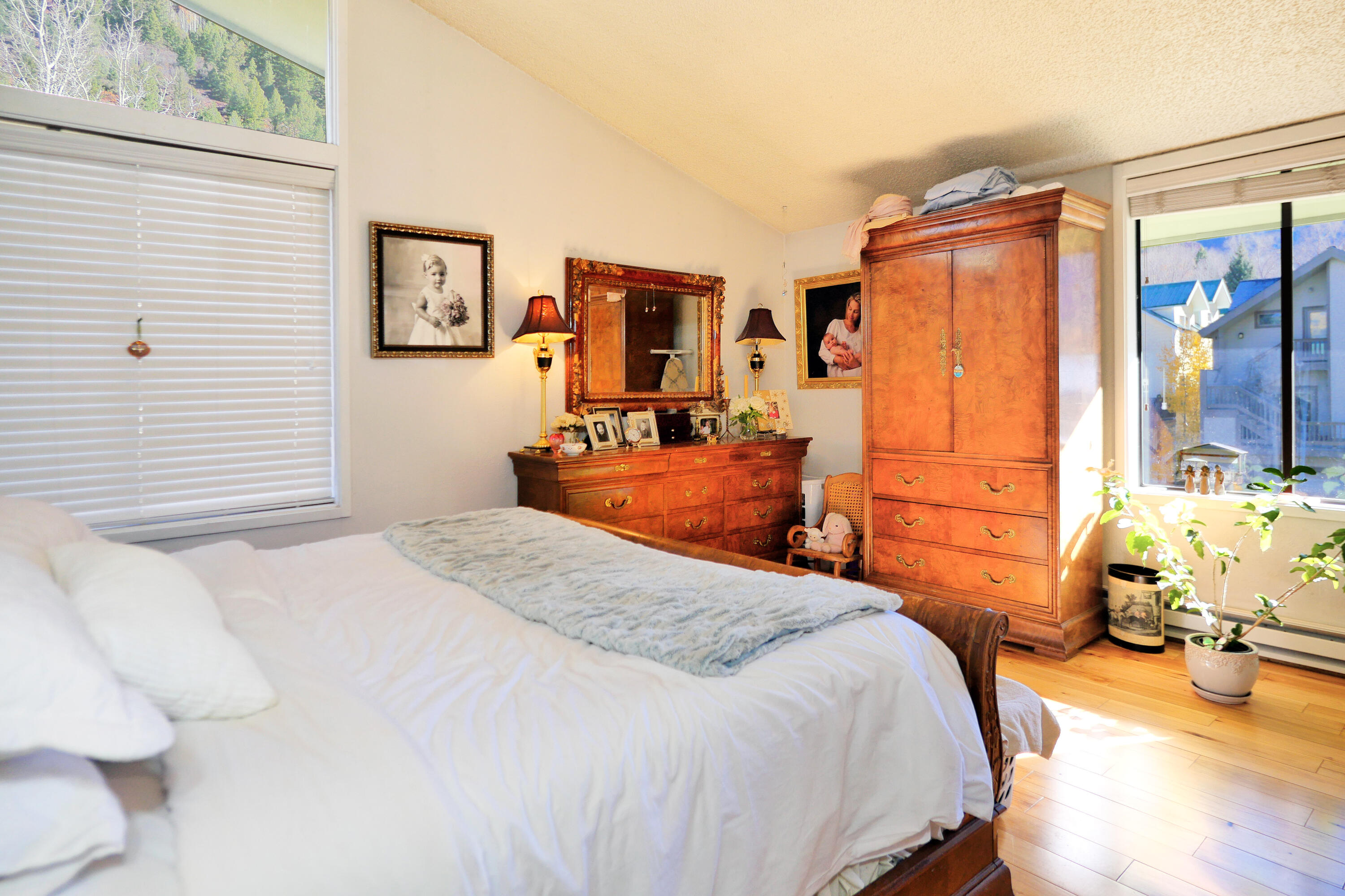 619 W Columbia Avenue, A130 130/131