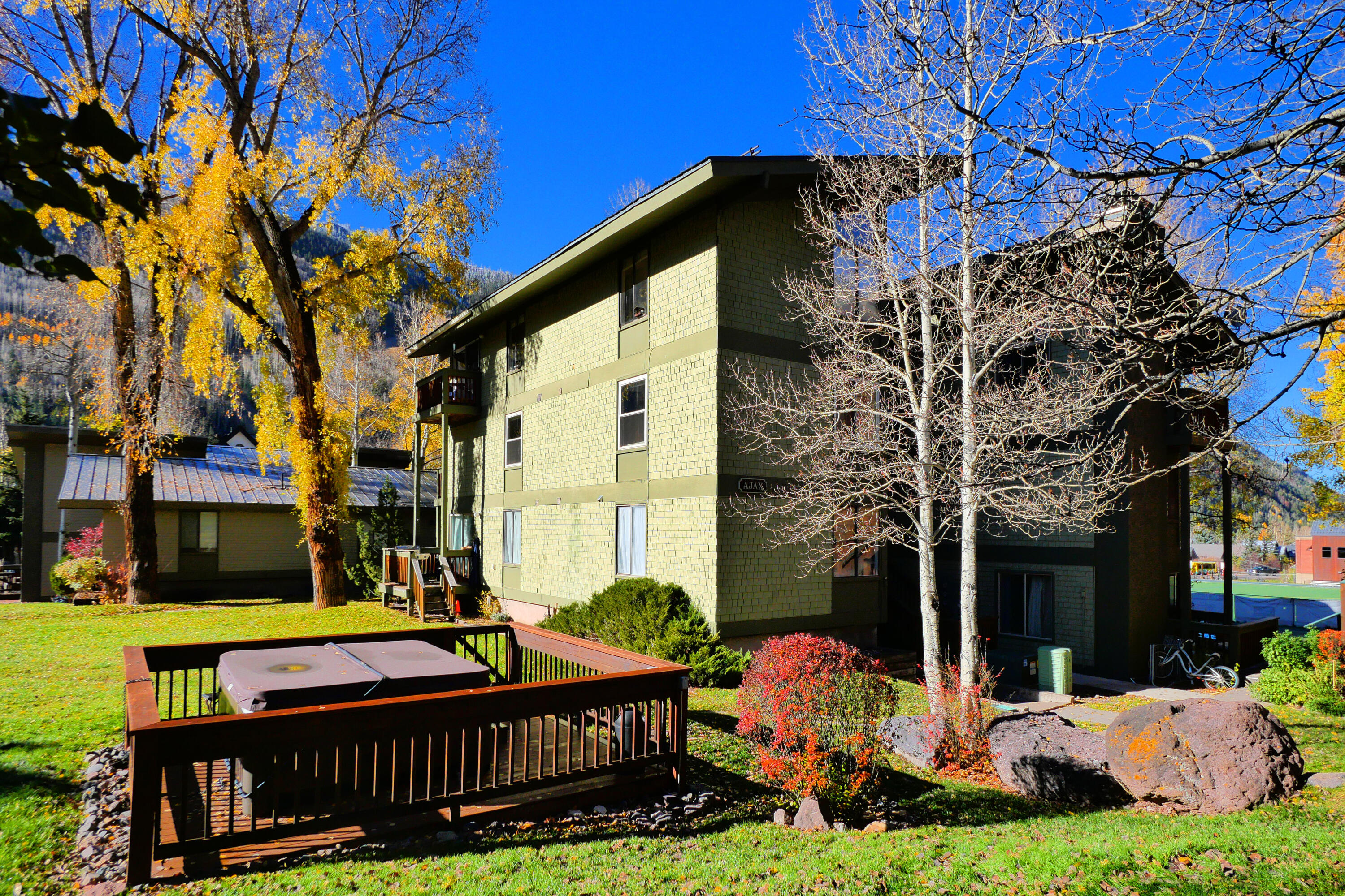 619 W Columbia Avenue, A130 130/131