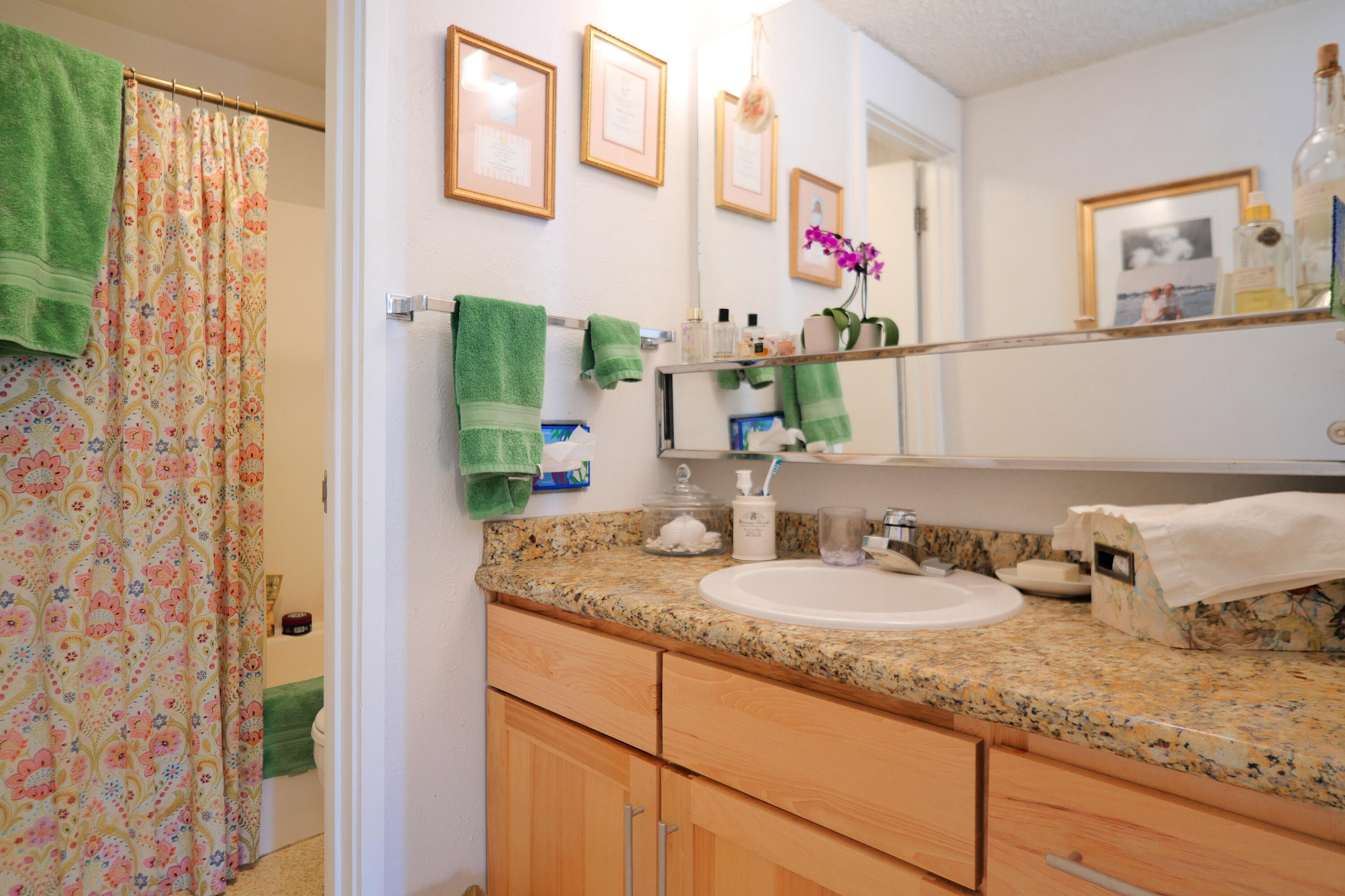 619 W Columbia Avenue, A130 130/131