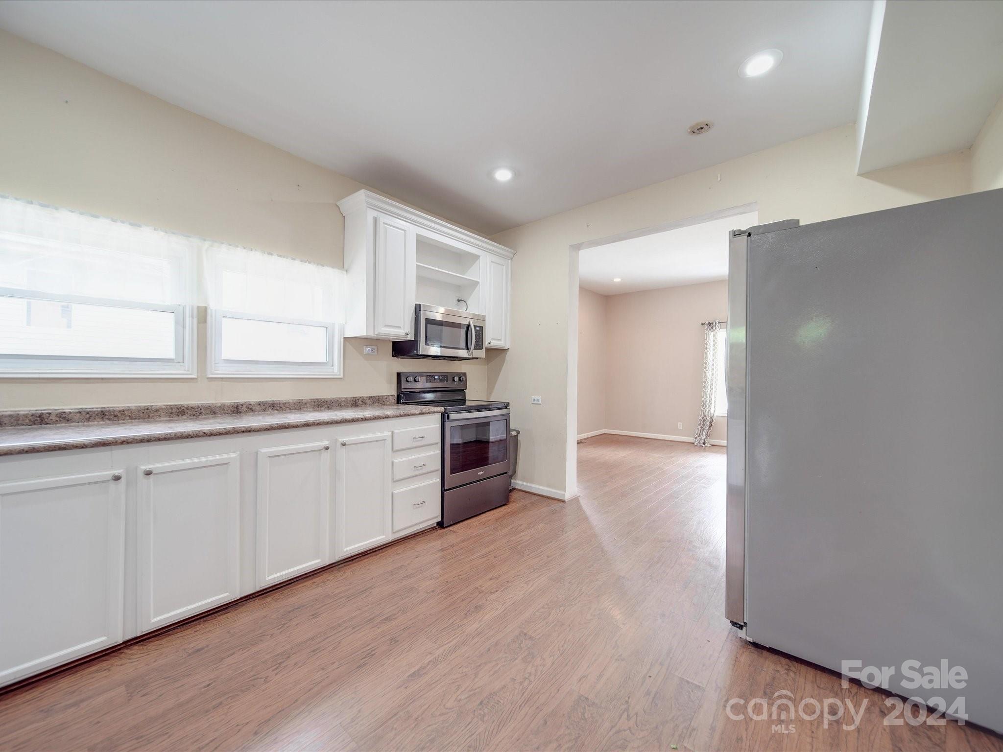 590 Main Street SW