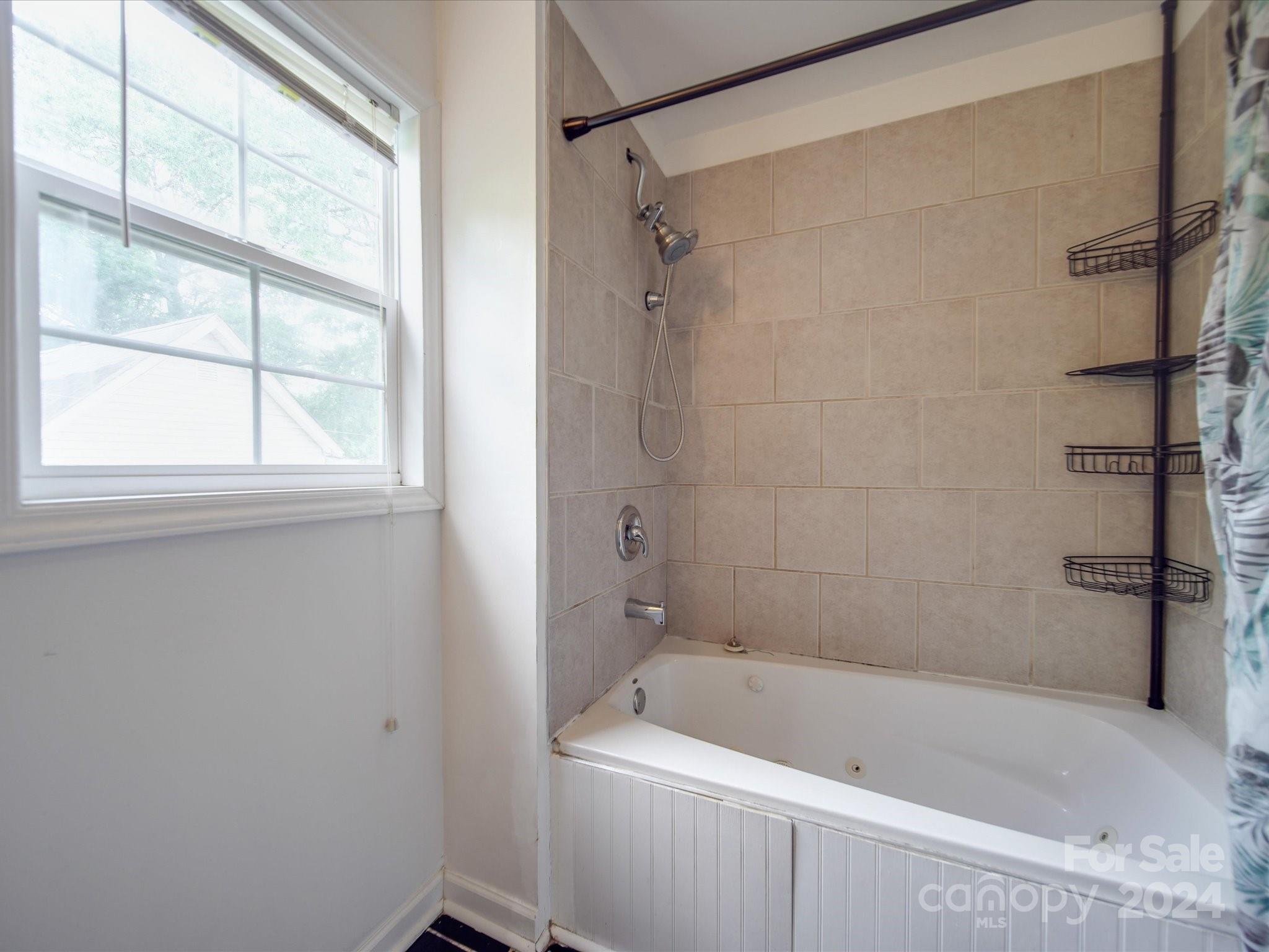 590 Main Street SW