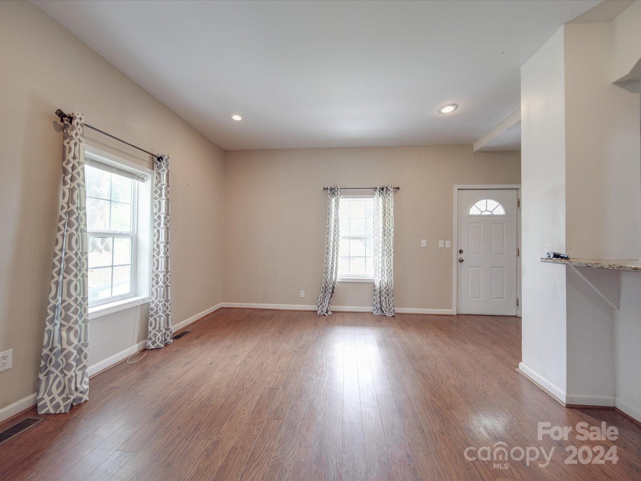 590 Main Street SW