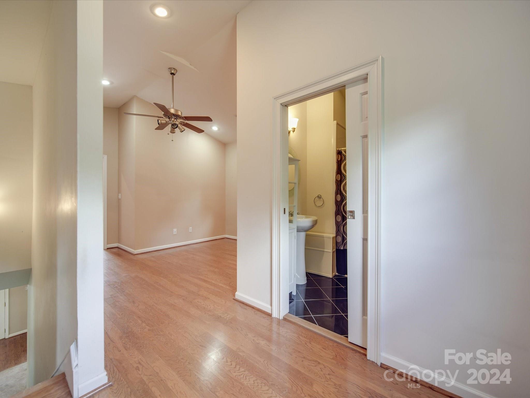 590 Main Street SW