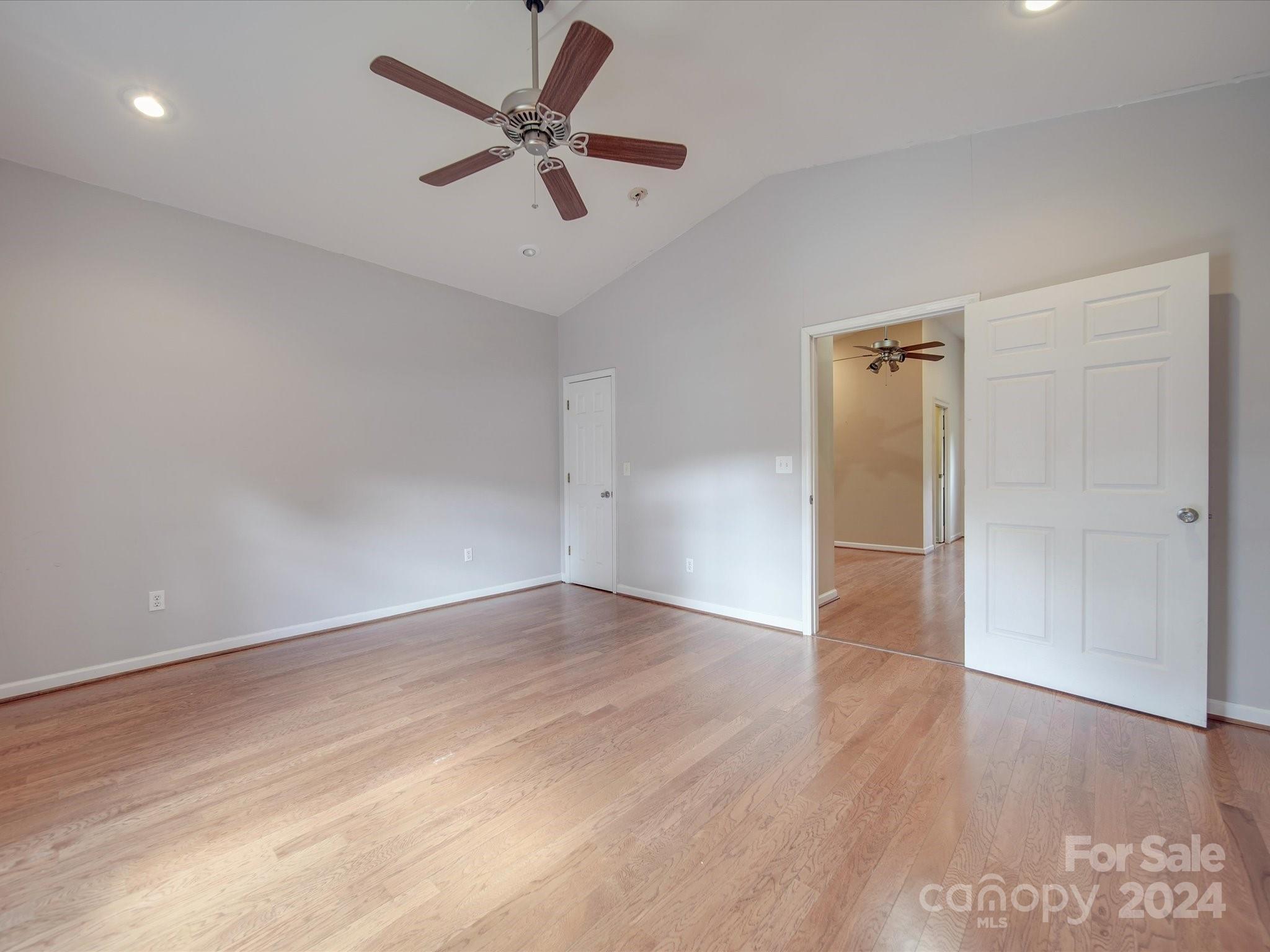 590 Main Street SW