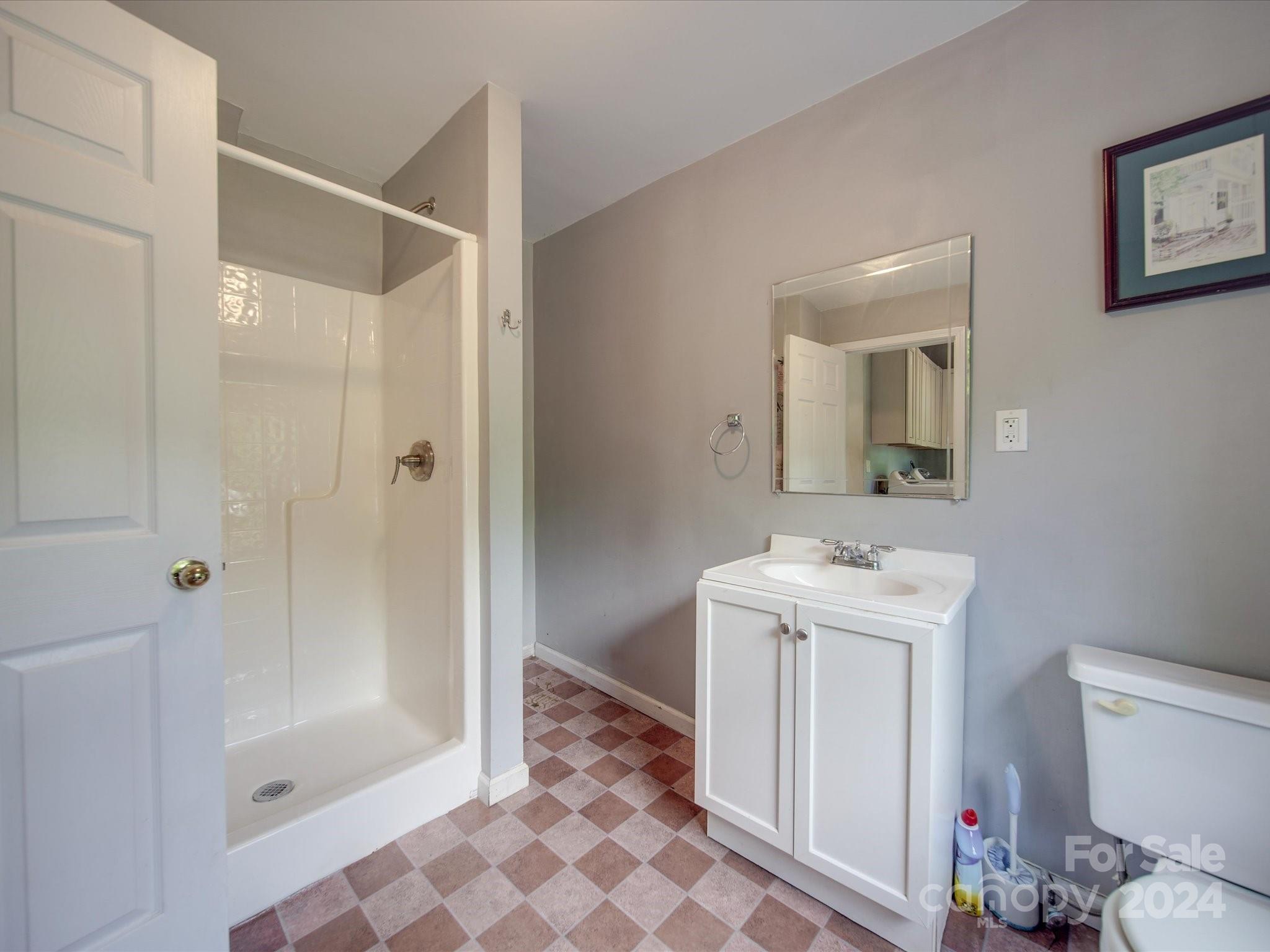 590 Main Street SW