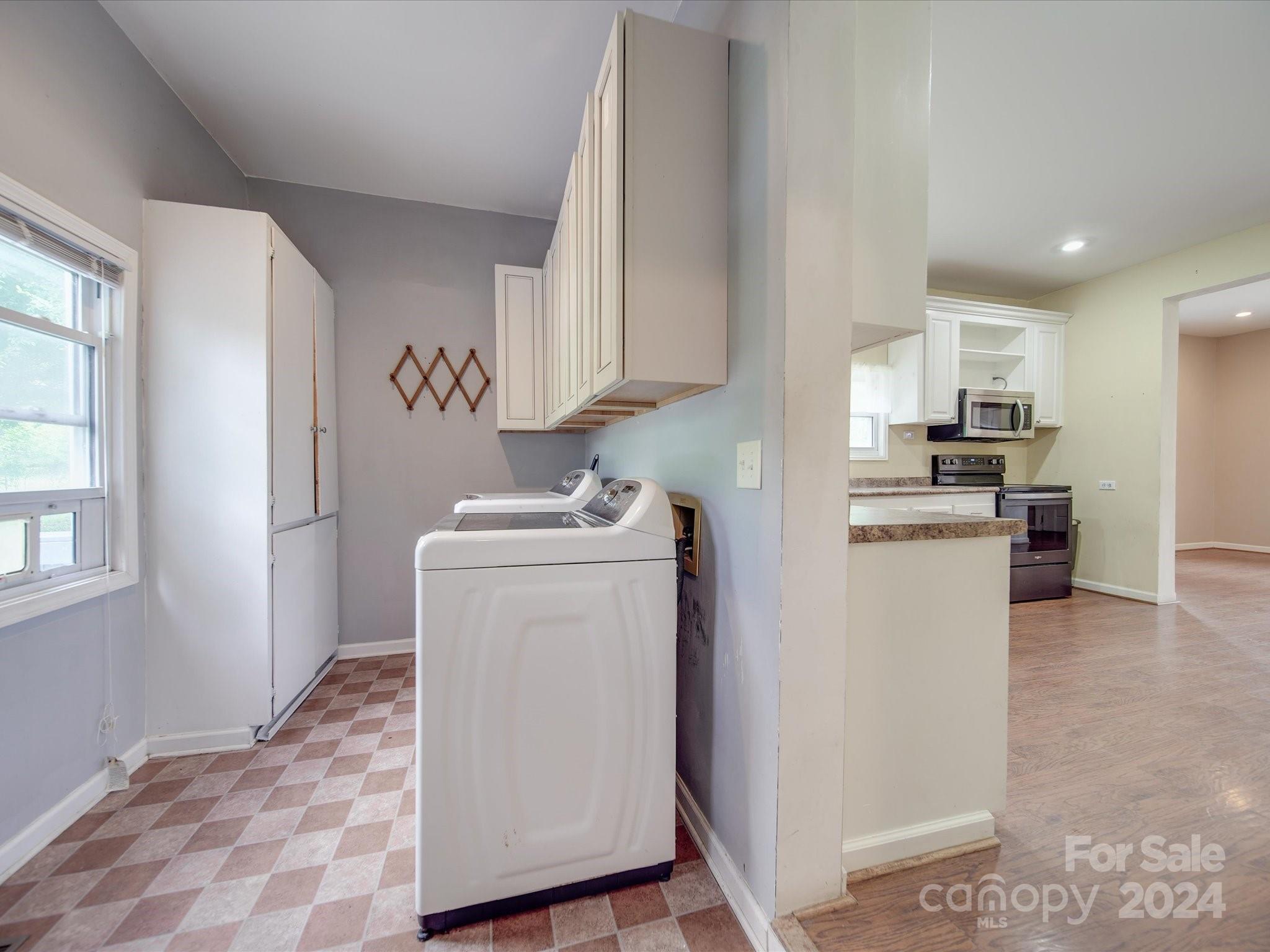 590 Main Street SW