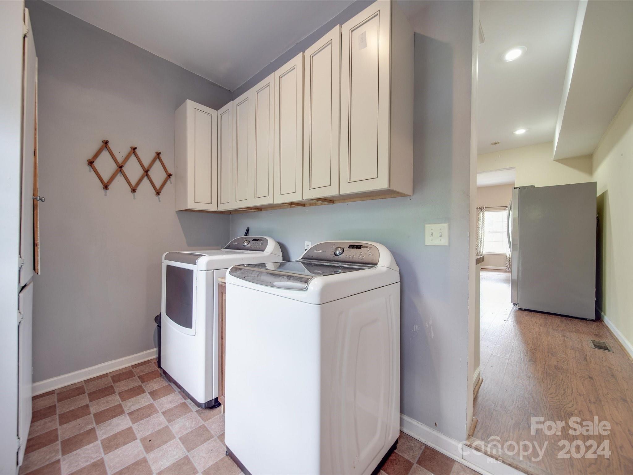 590 Main Street SW