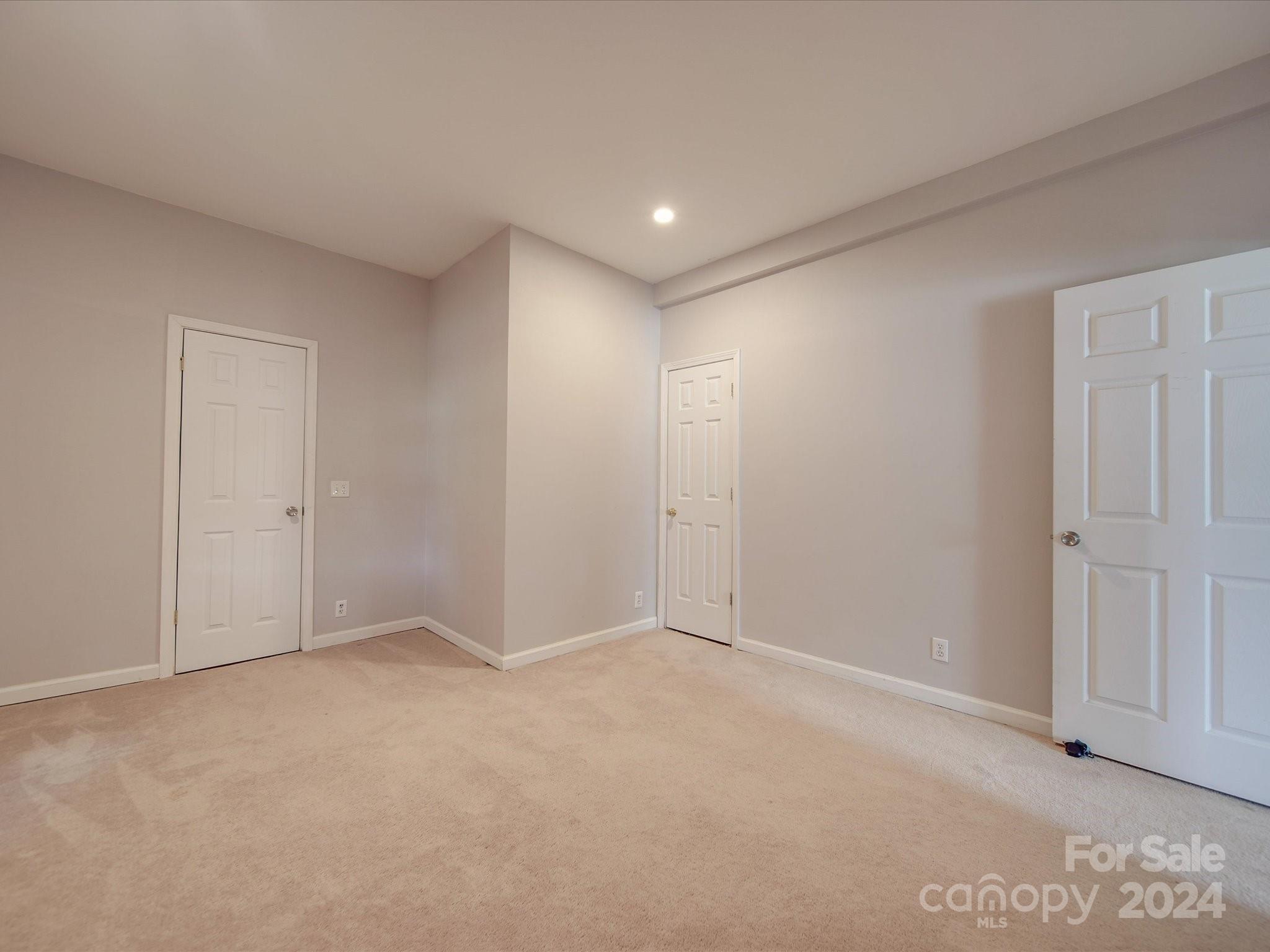 590 Main Street SW