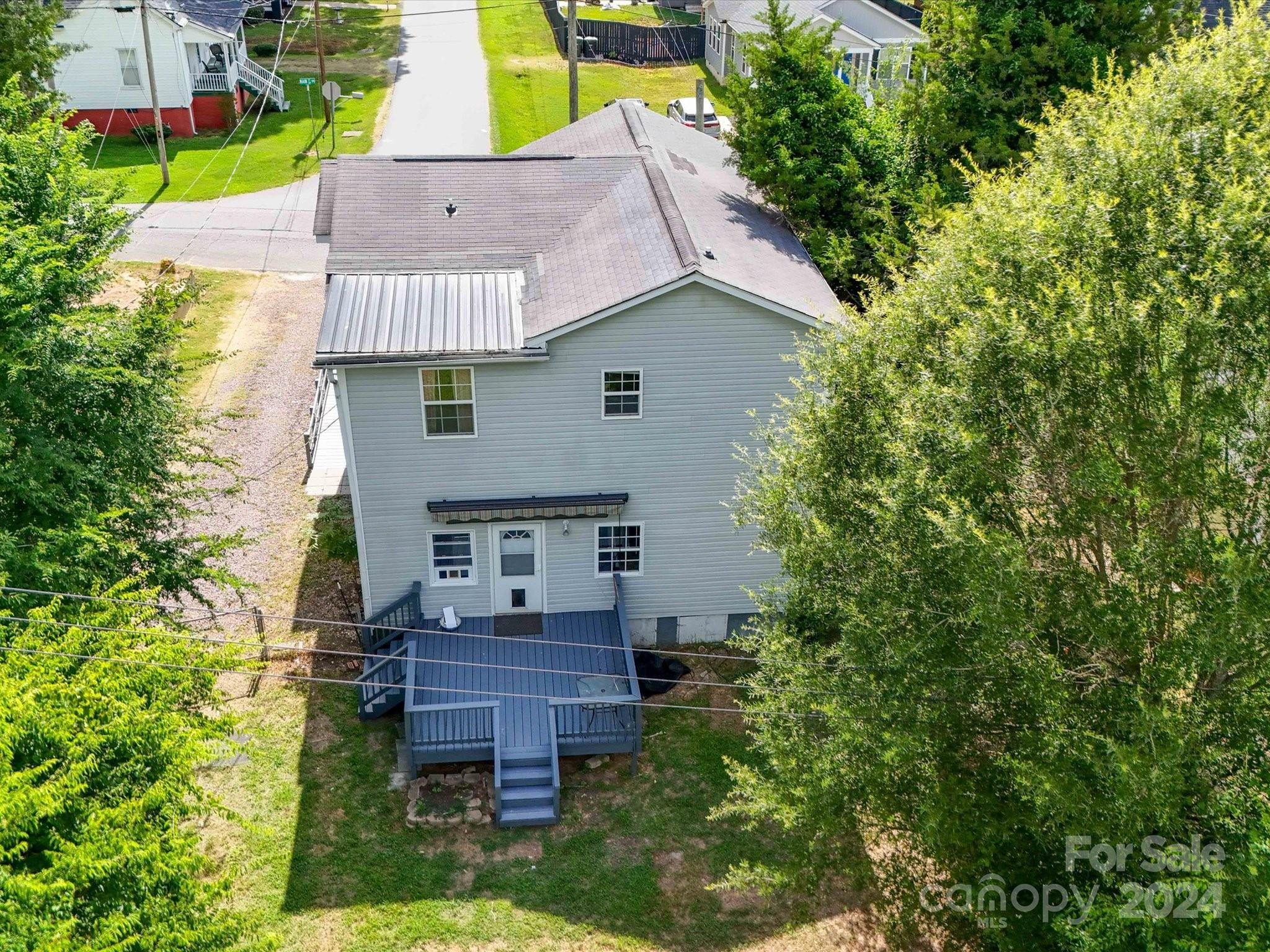 590 Main Street SW