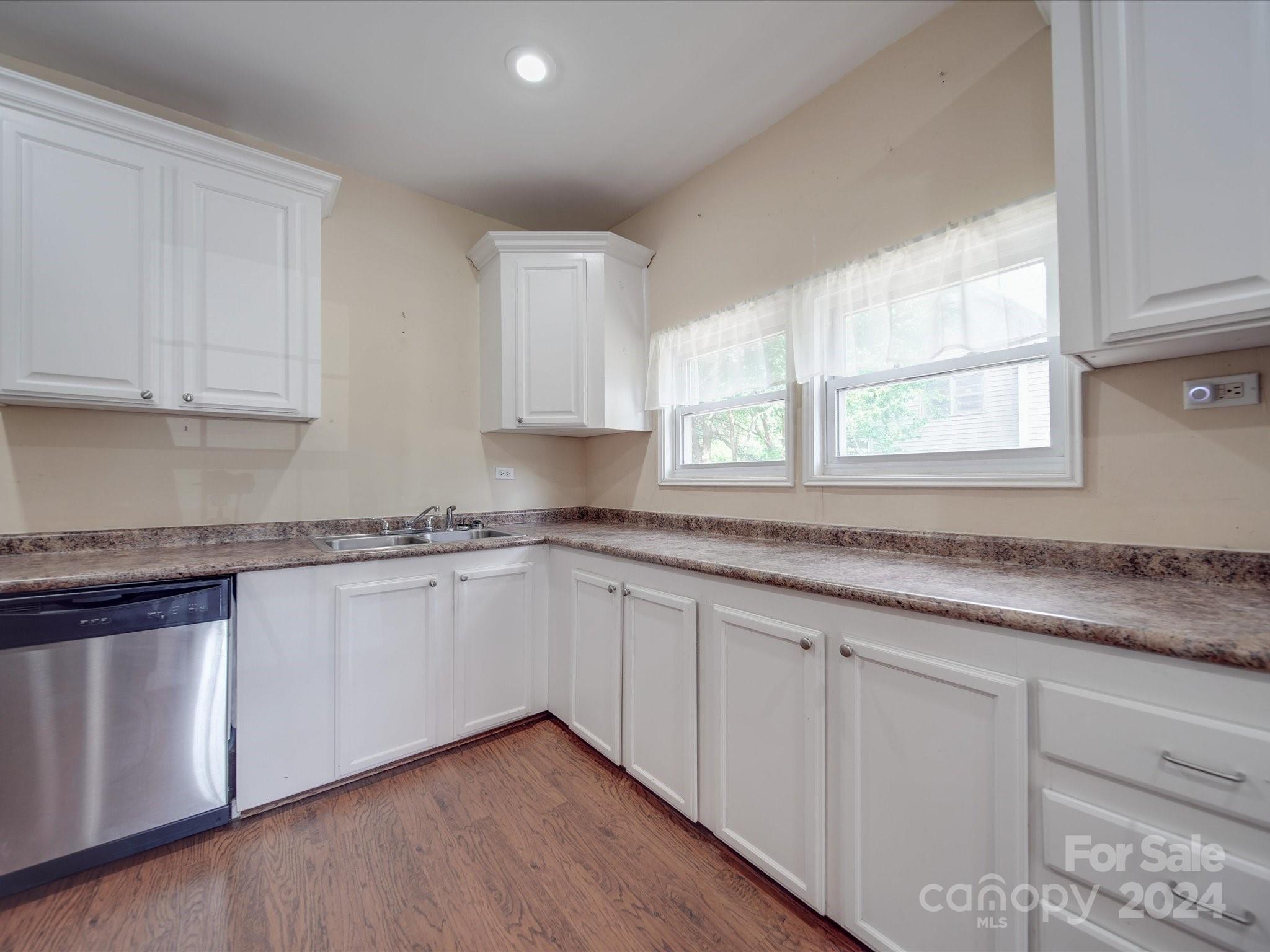 590 Main Street SW