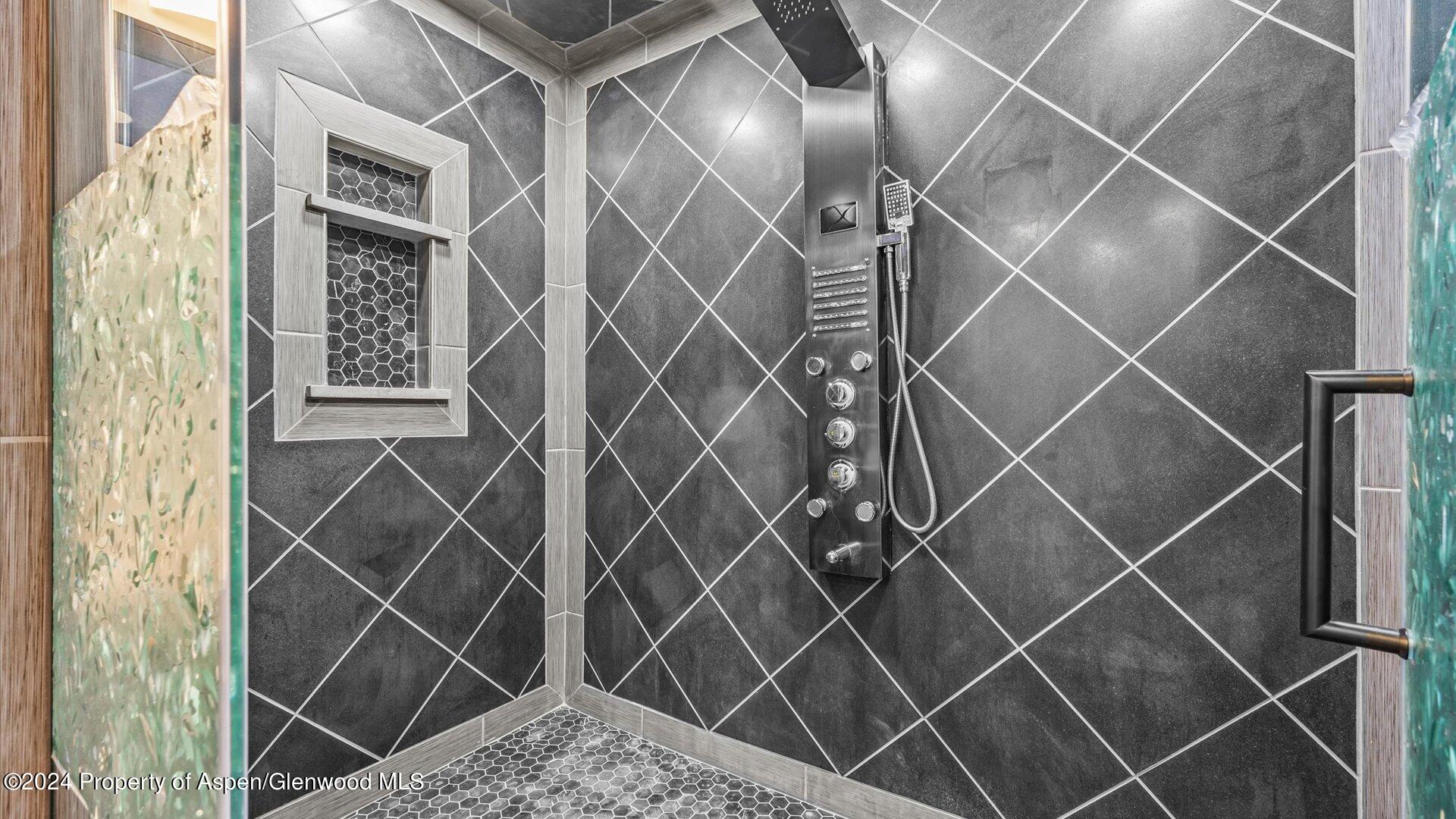 105 E Ottley Avenue Avenue