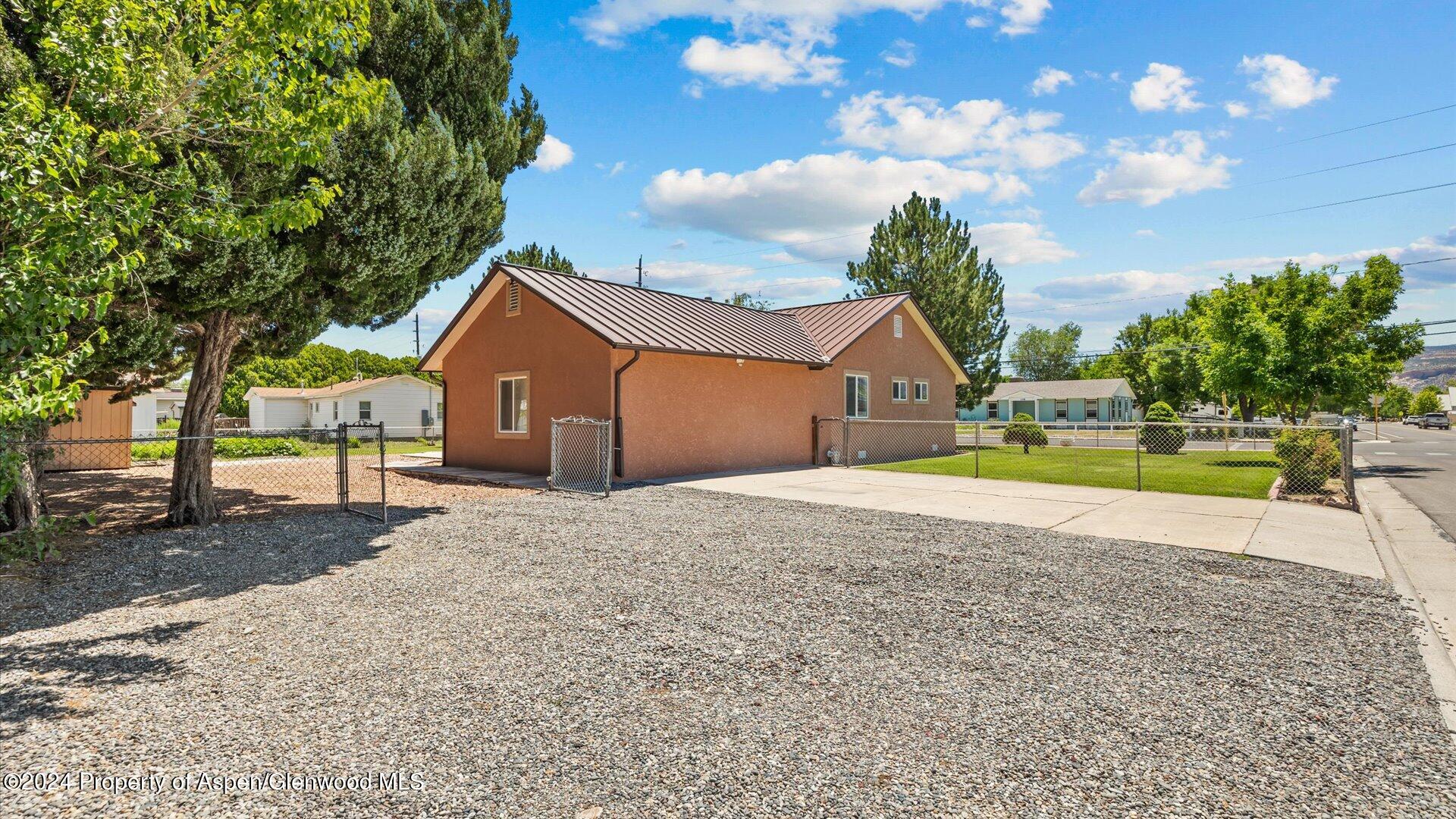 105 E Ottley Avenue Avenue