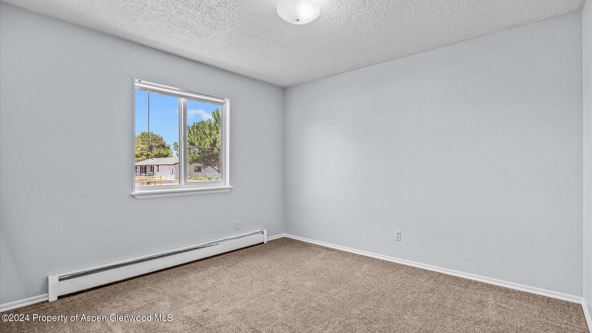 105 E Ottley Avenue Avenue