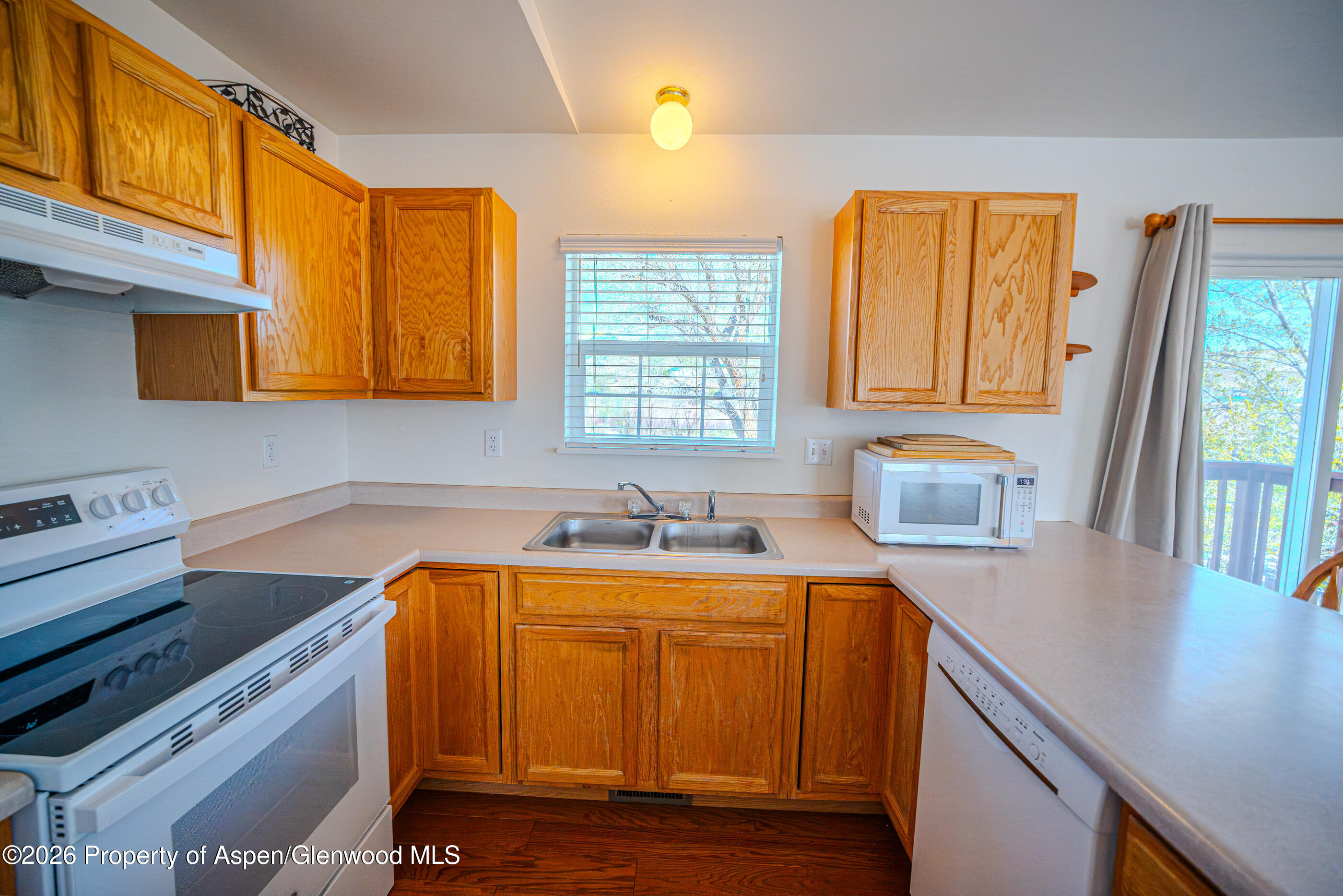 2319 Meadow Circle