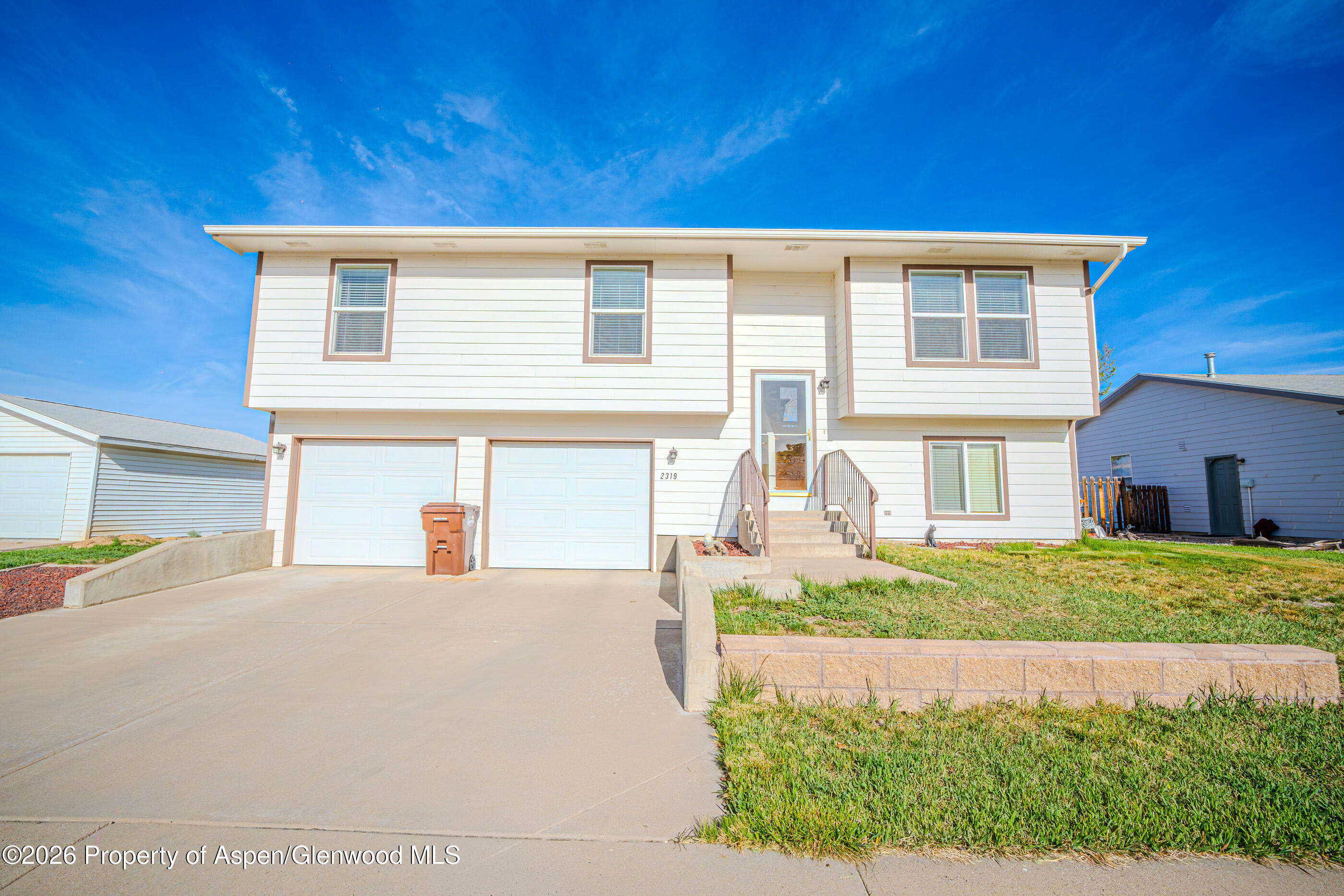 2319 Meadow Circle