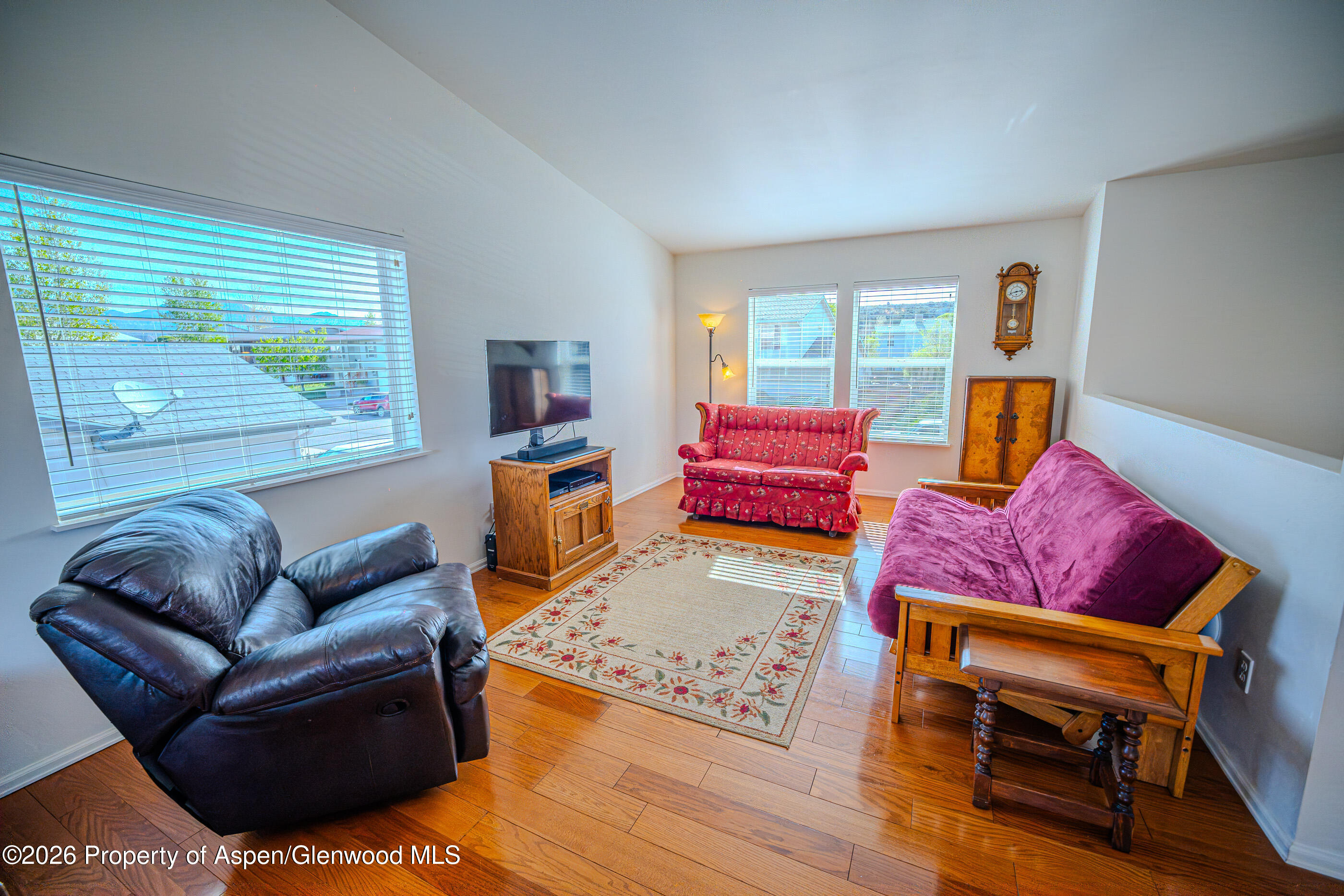 2319 Meadow Circle
