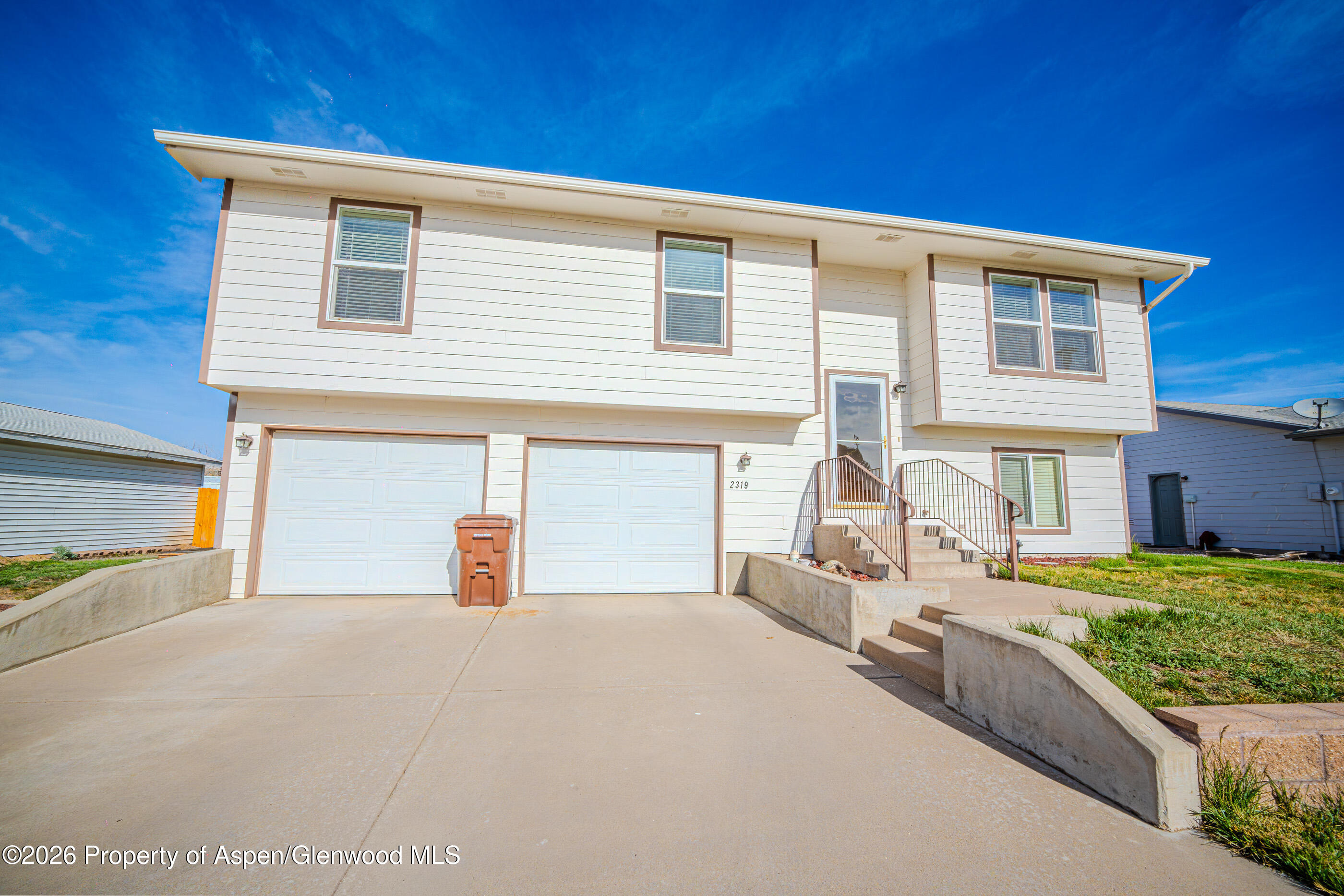 2319 Meadow Circle
