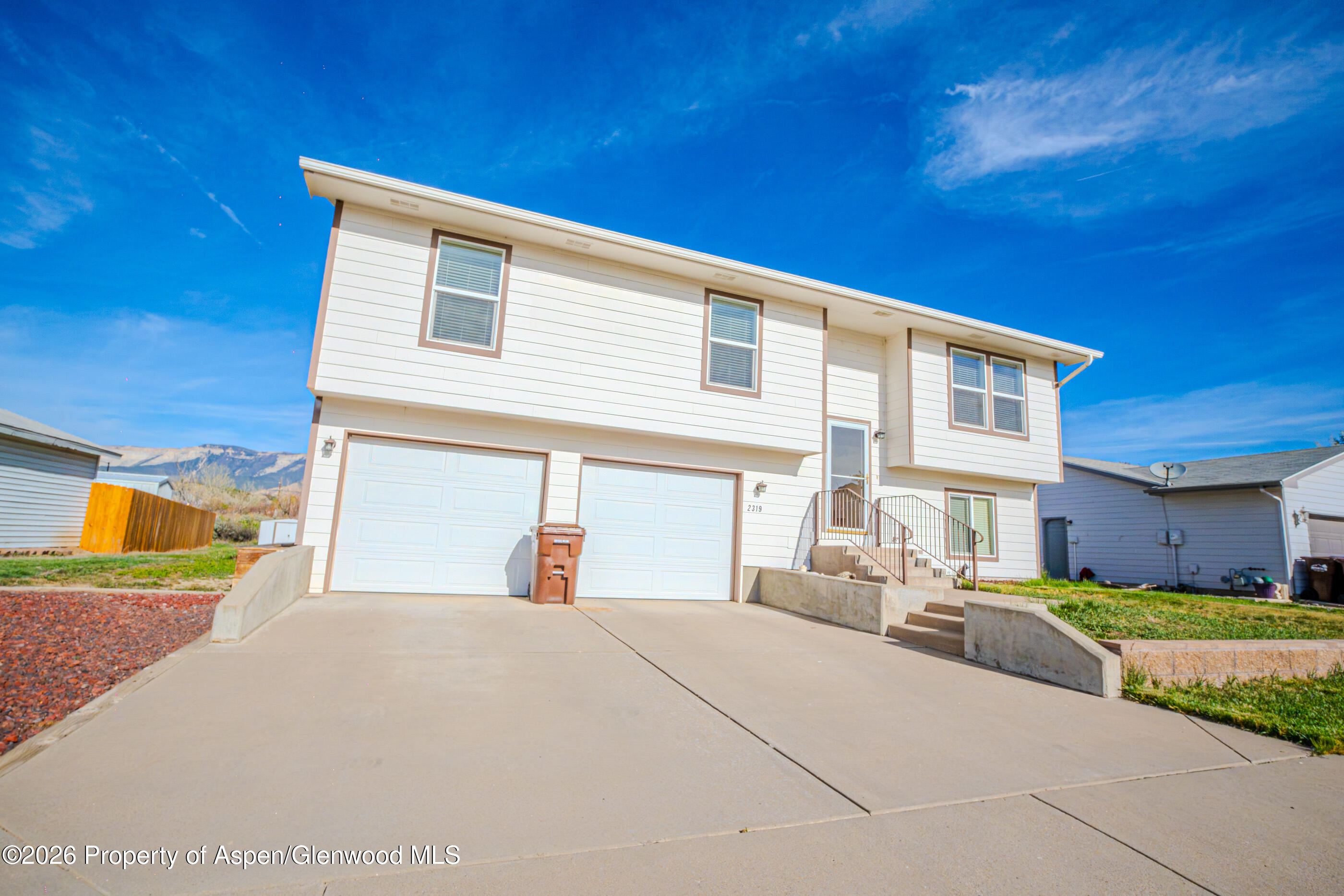 2319 Meadow Circle