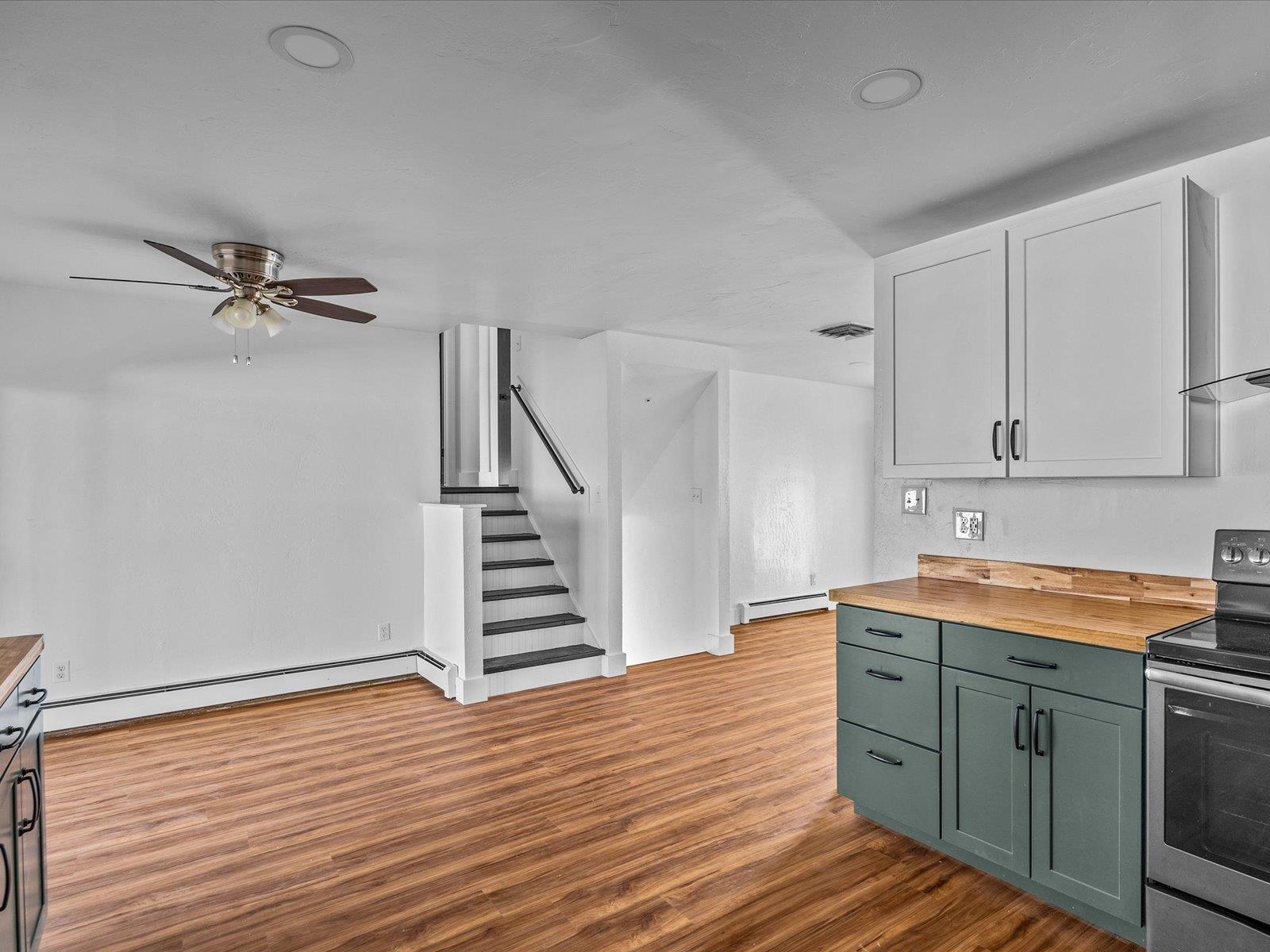 624 Hudsons Bay Drive