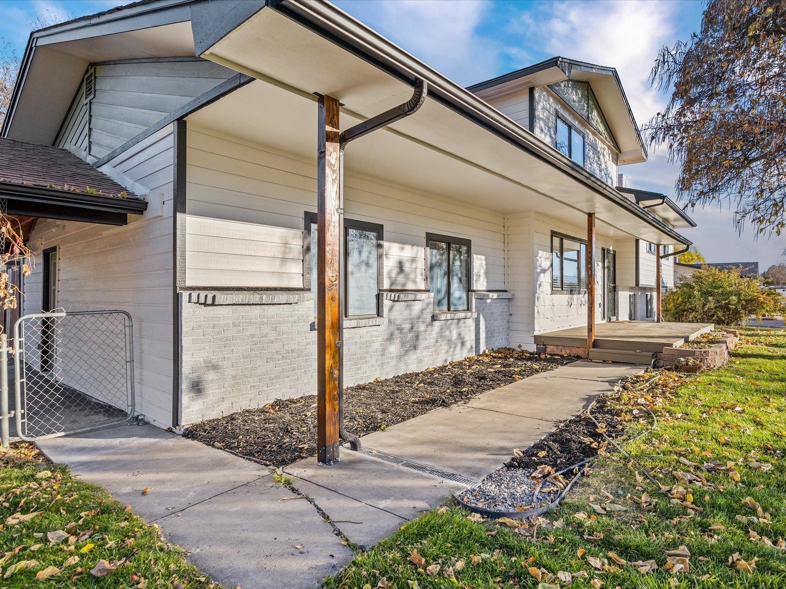 624 Hudsons Bay Drive