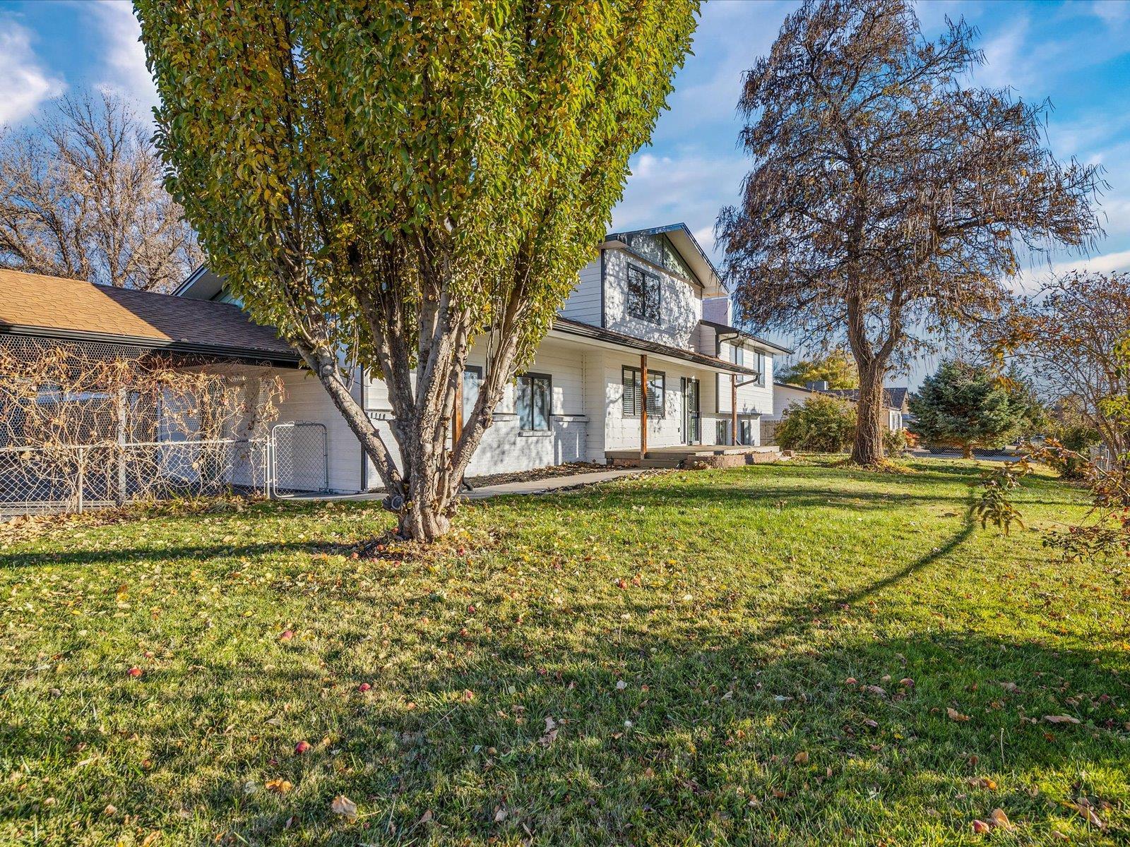 624 Hudsons Bay Drive