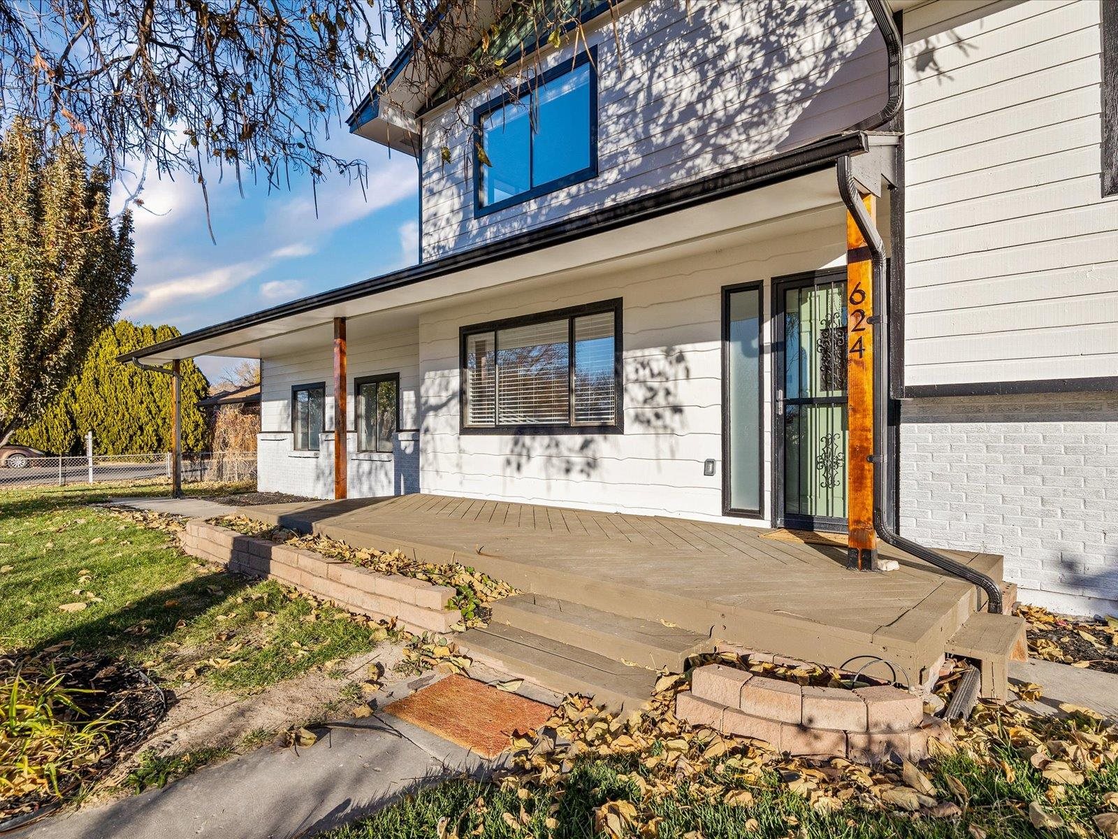 624 Hudsons Bay Drive