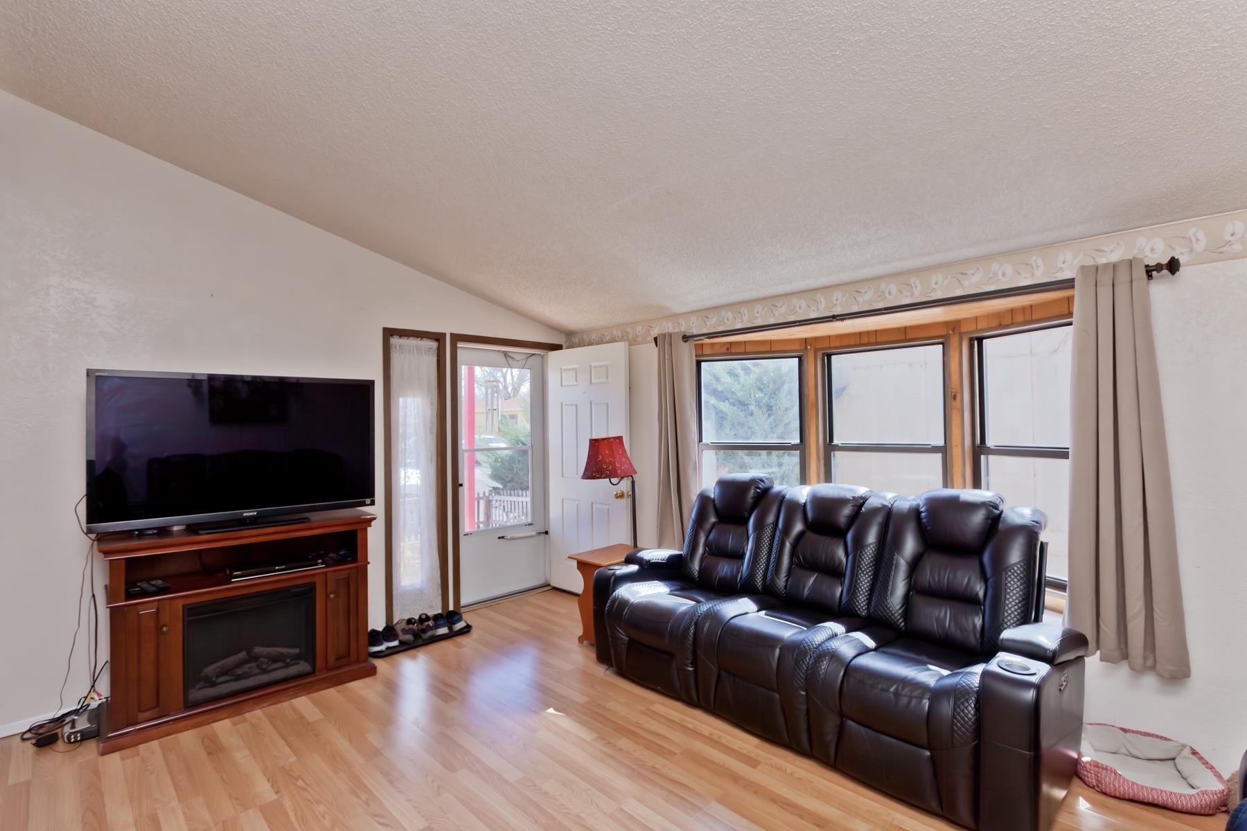 416 Meadowvale Way
