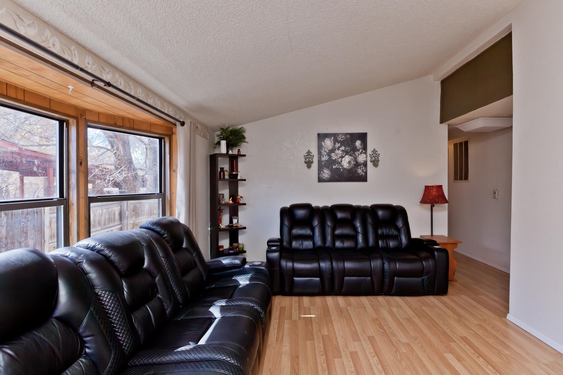 416 Meadowvale Way