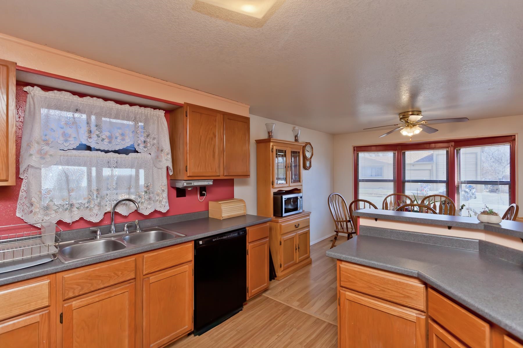 416 Meadowvale Way