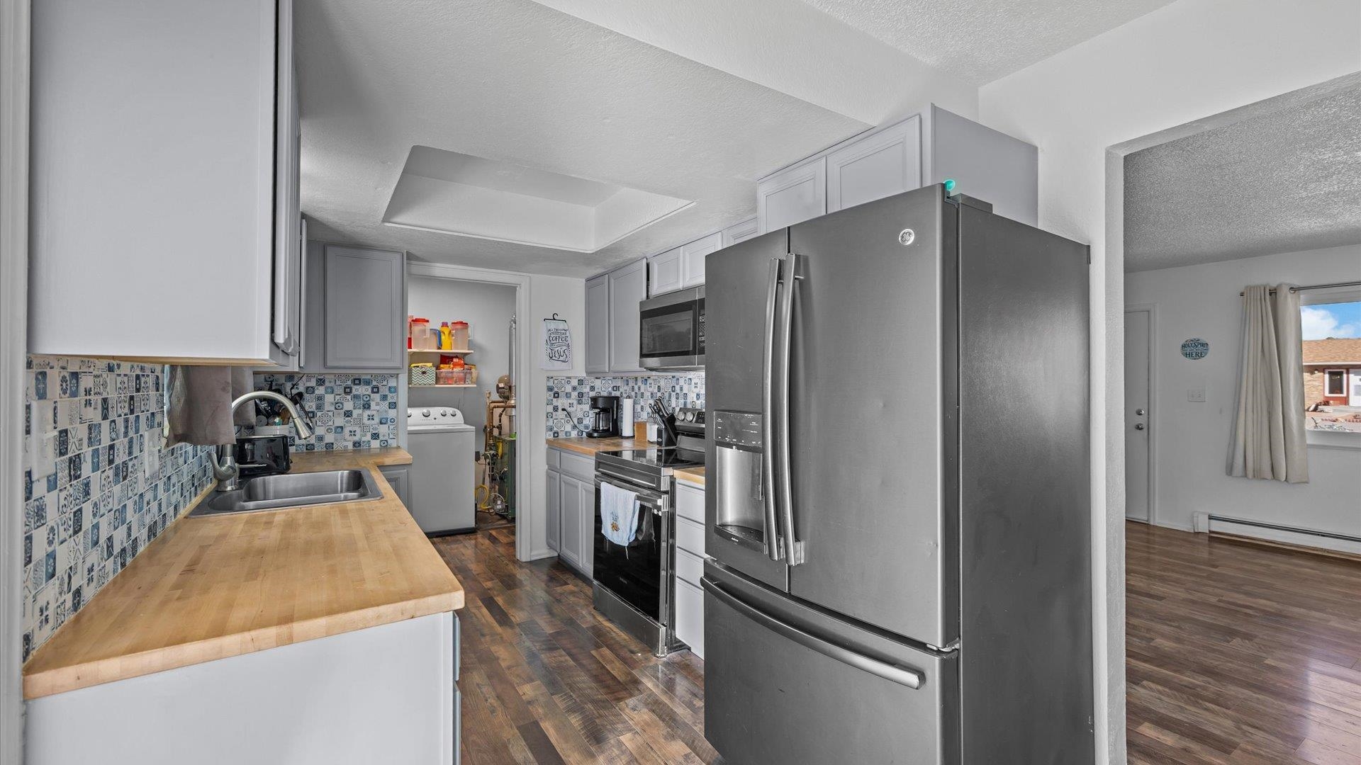 932 E Carolina Avenue