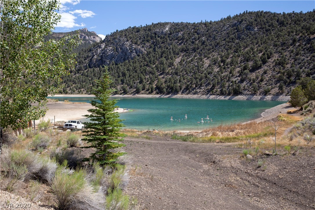 4900 East BIRD CREEK Road LOT 8