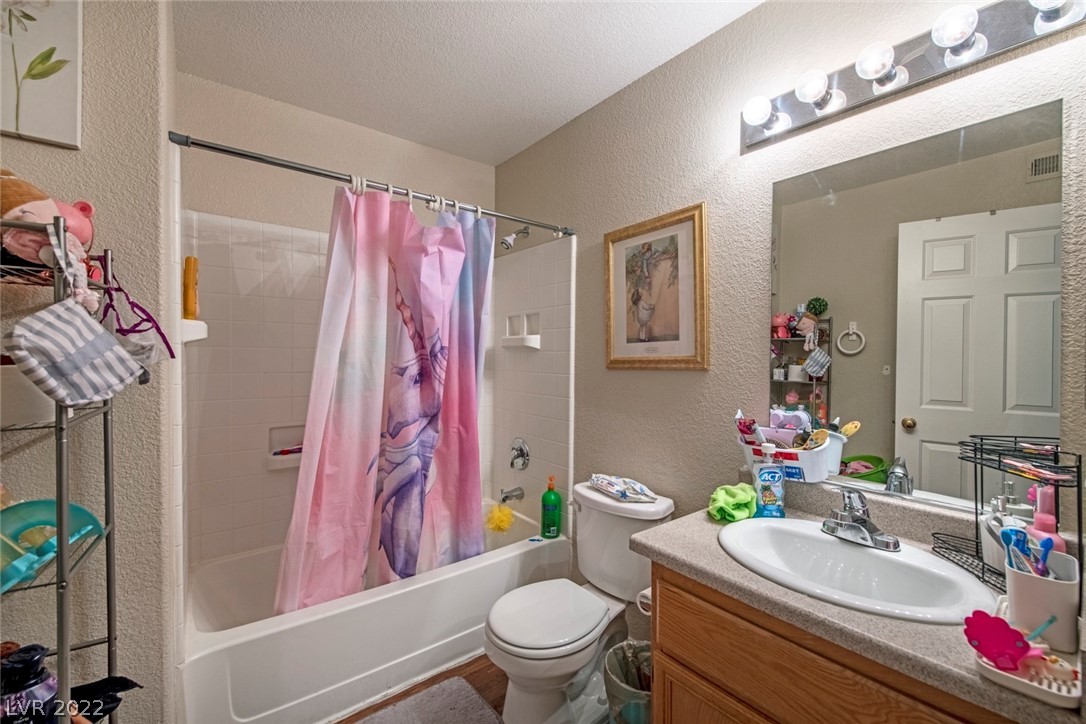 4730 East Craig Road 2003