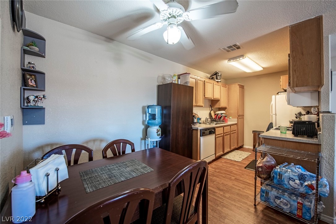 4730 East Craig Road 2003