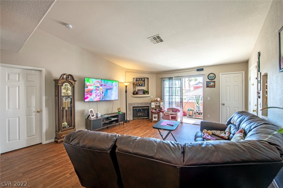 4730 East Craig Road 2003