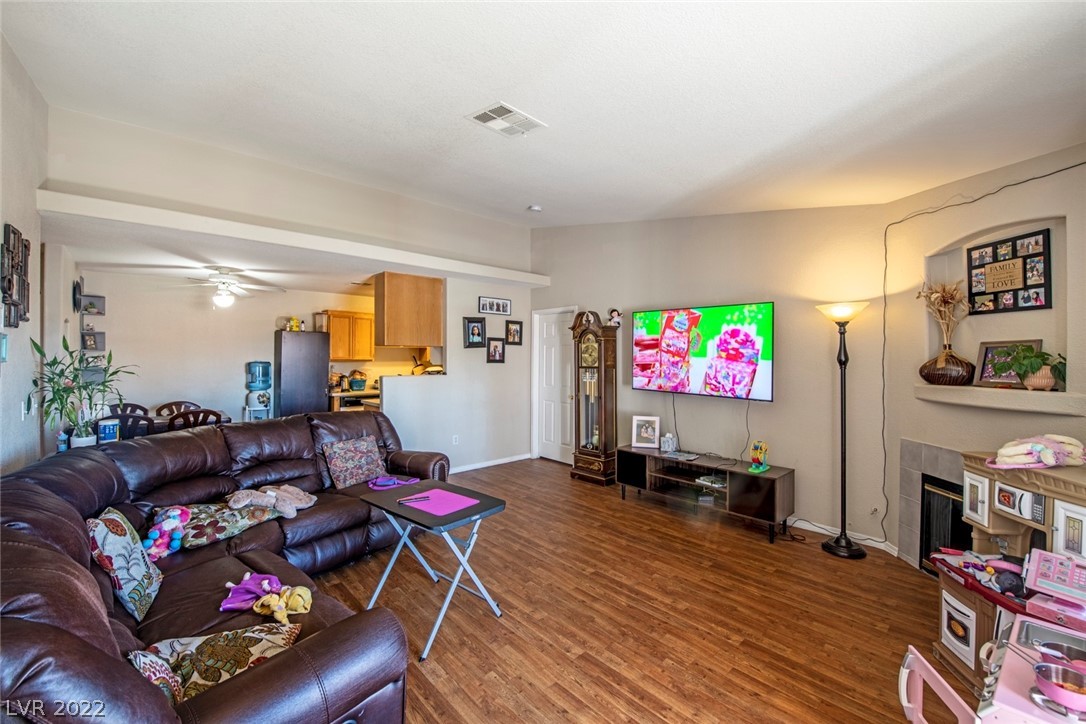 4730 East Craig Road 2003