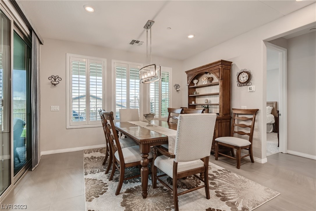 22 Sun Mirage Avenue