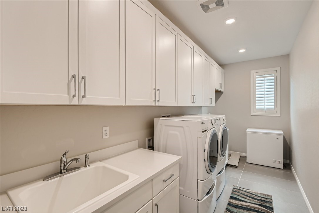 22 Sun Mirage Avenue