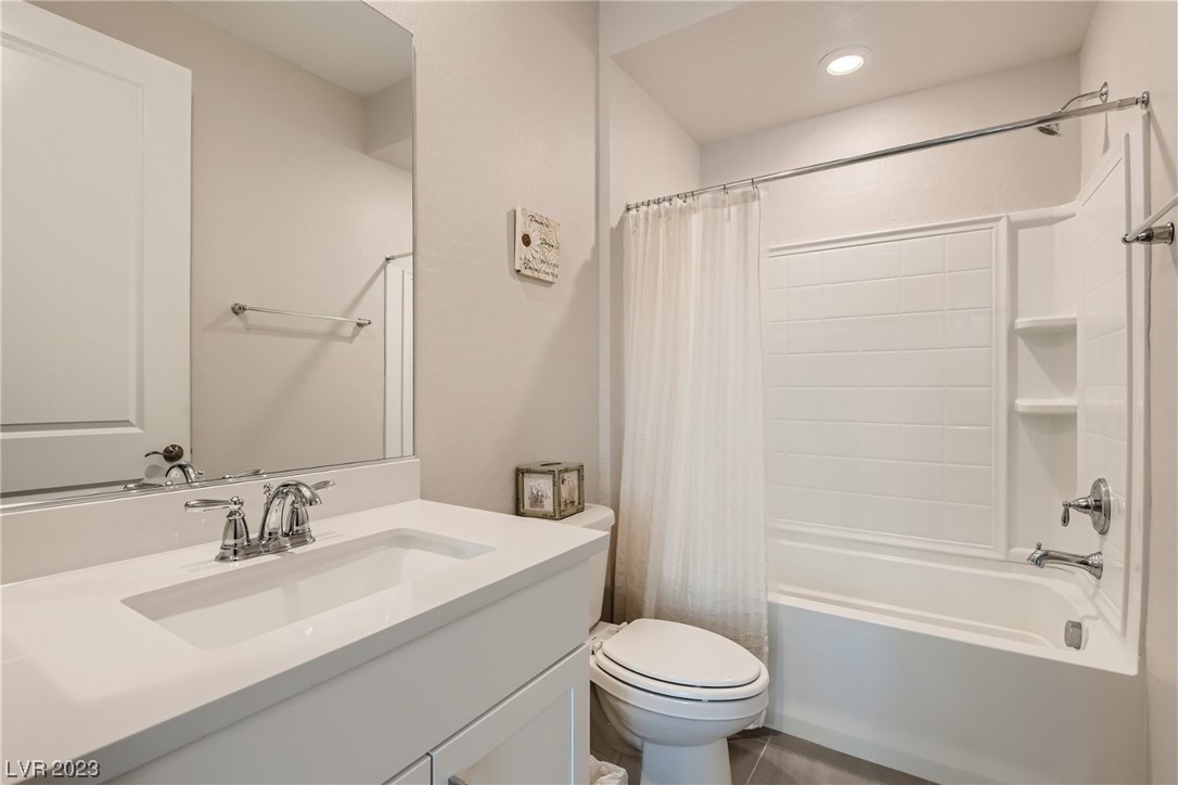 22 Sun Mirage Avenue