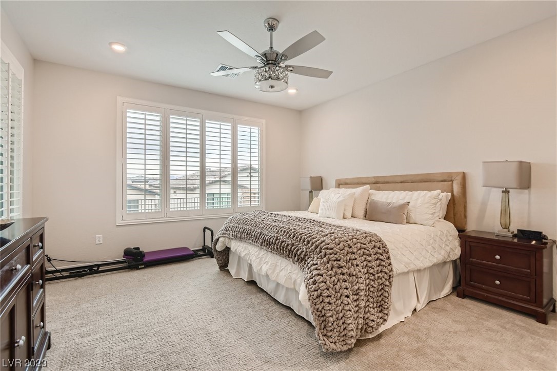 22 Sun Mirage Avenue