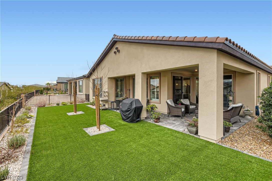 22 Sun Mirage Avenue