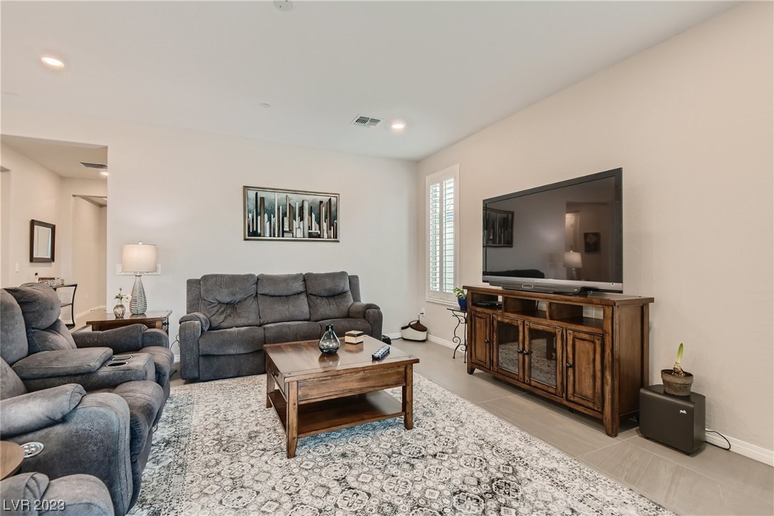 22 Sun Mirage Avenue