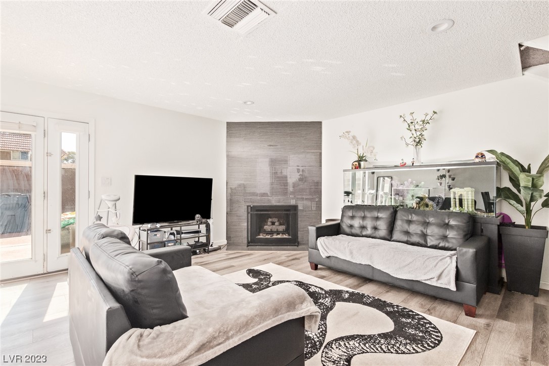 2431 Paradise Village Way