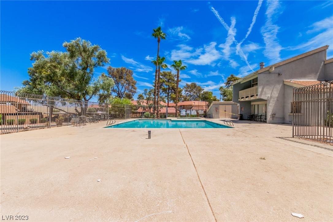 2431 Paradise Village Way