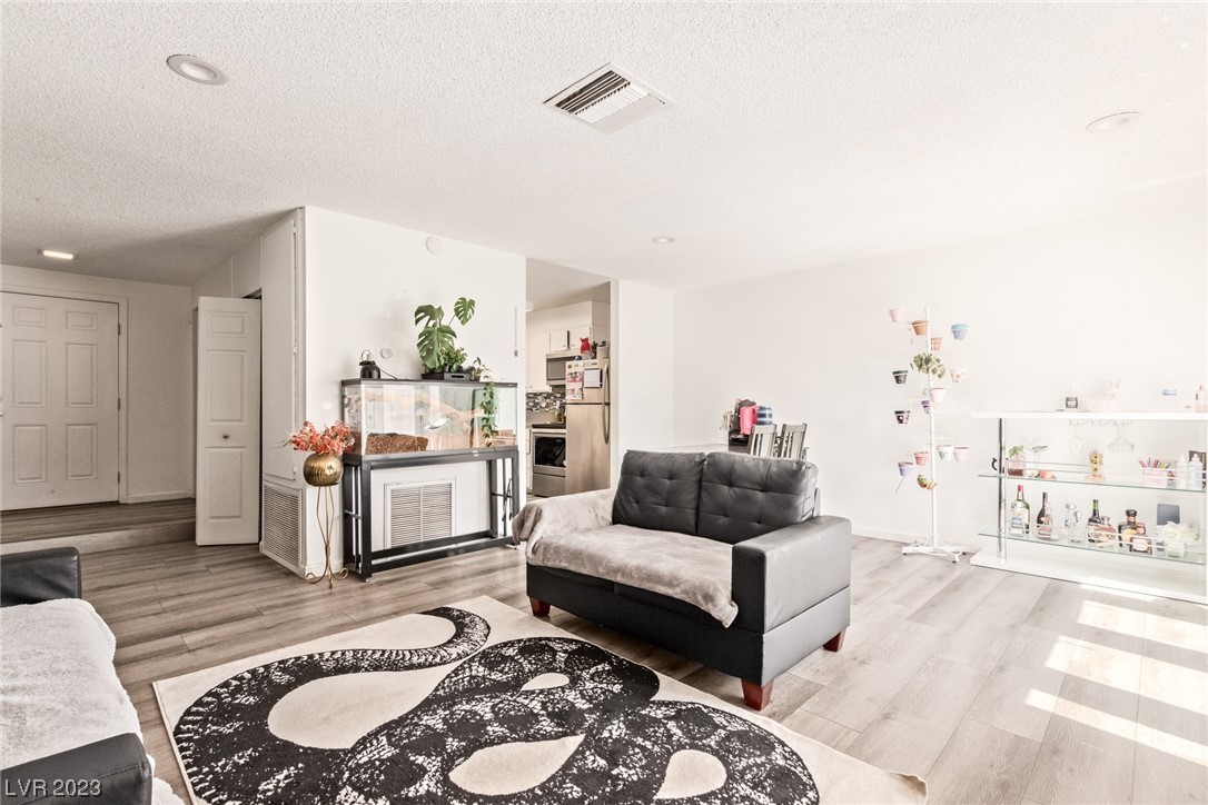 2431 Paradise Village Way