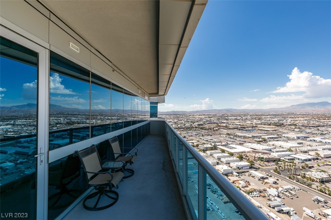 4471 Dean Martin Drive 3900