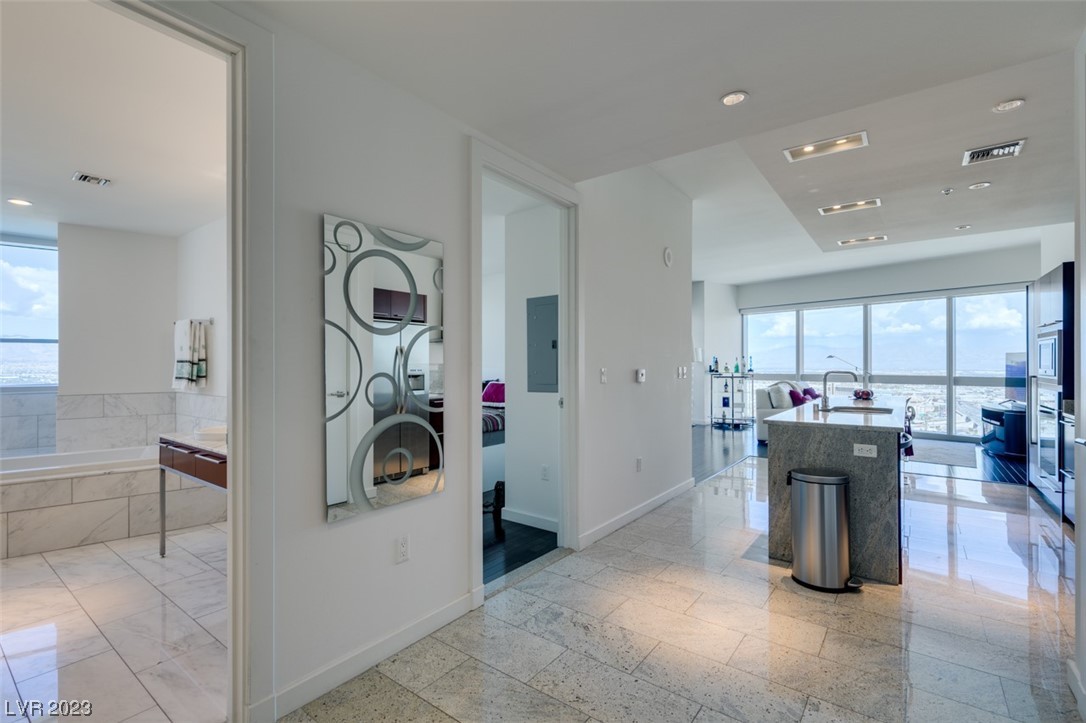 4471 Dean Martin Drive 3900