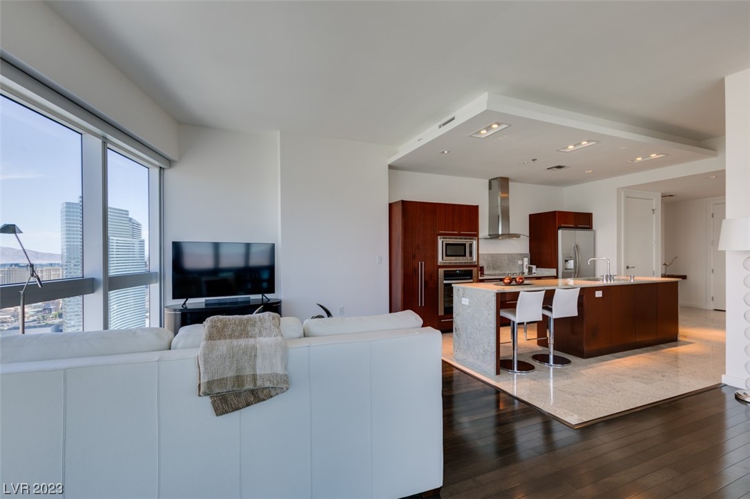 4471 Dean Martin Drive 3900